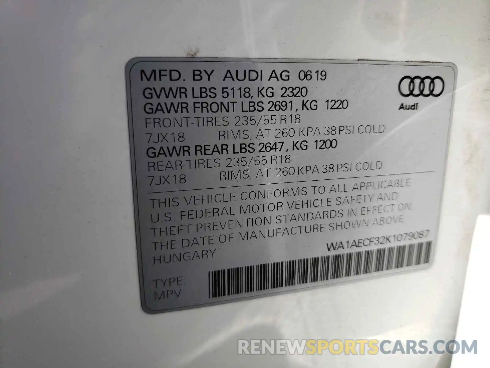 10 Photograph of a damaged car WA1AECF32K1079087 AUDI Q3 2019