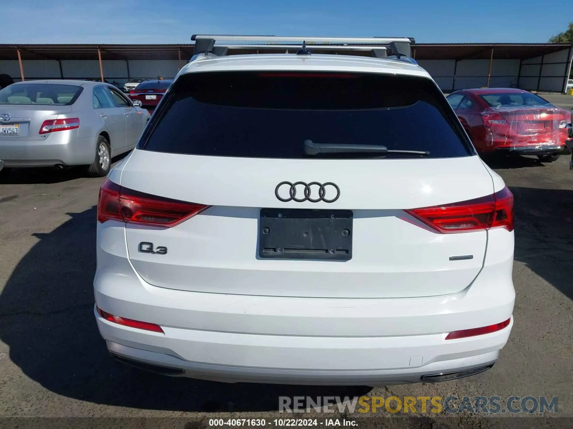 17 Photograph of a damaged car WA1AECF34K1075235 AUDI Q3 2019