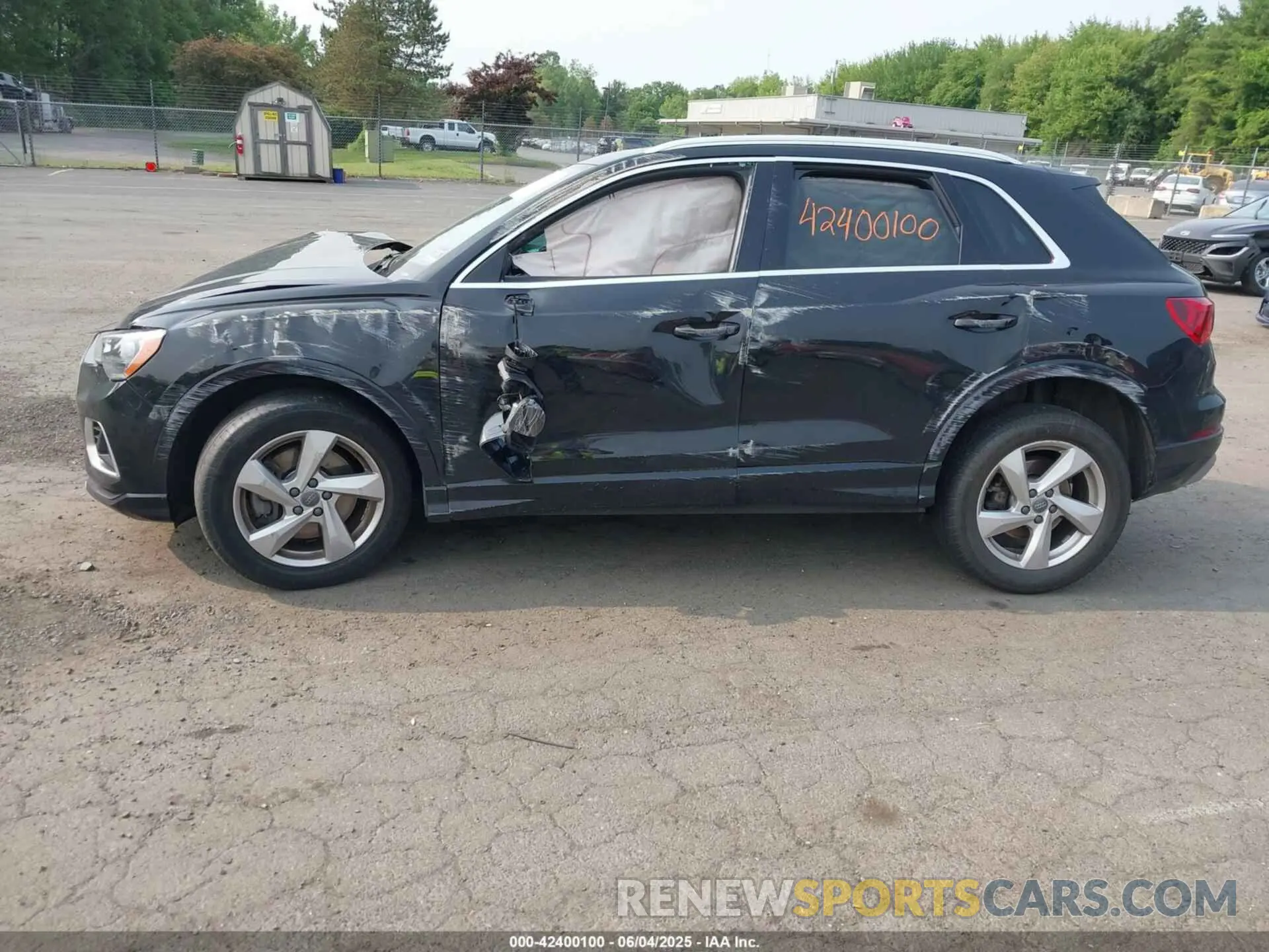 14 Photograph of a damaged car WA1AECF34K1080063 AUDI Q3 2019