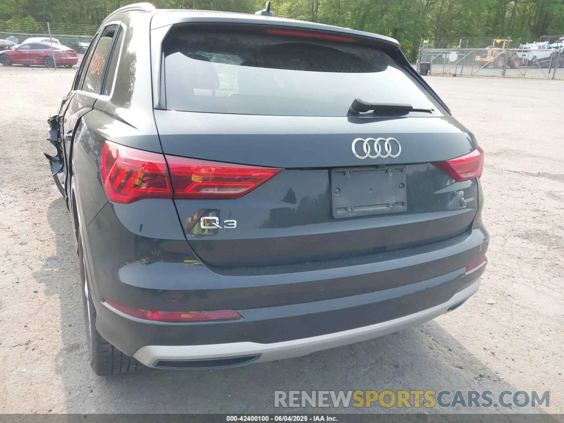 16 Photograph of a damaged car WA1AECF34K1080063 AUDI Q3 2019