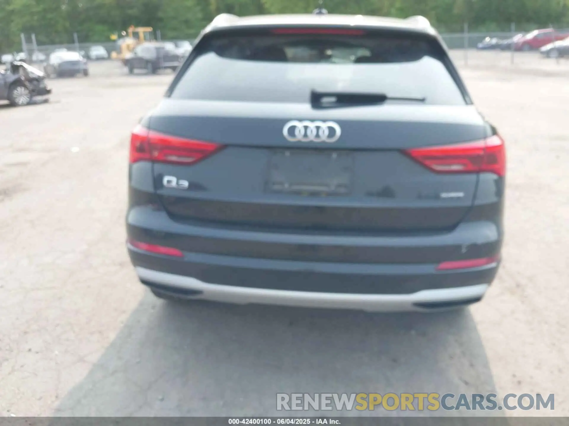 19 Photograph of a damaged car WA1AECF34K1080063 AUDI Q3 2019