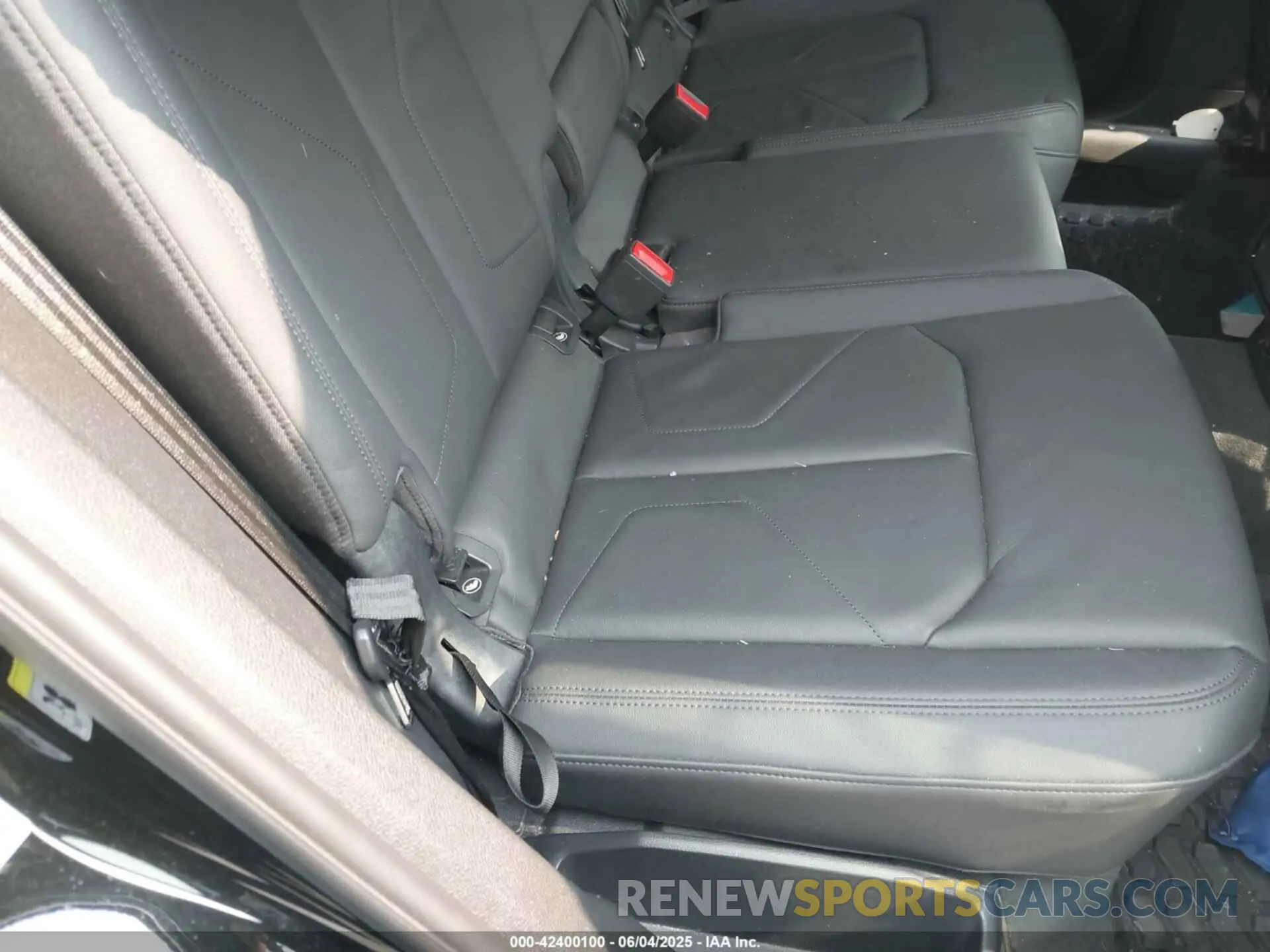 8 Photograph of a damaged car WA1AECF34K1080063 AUDI Q3 2019