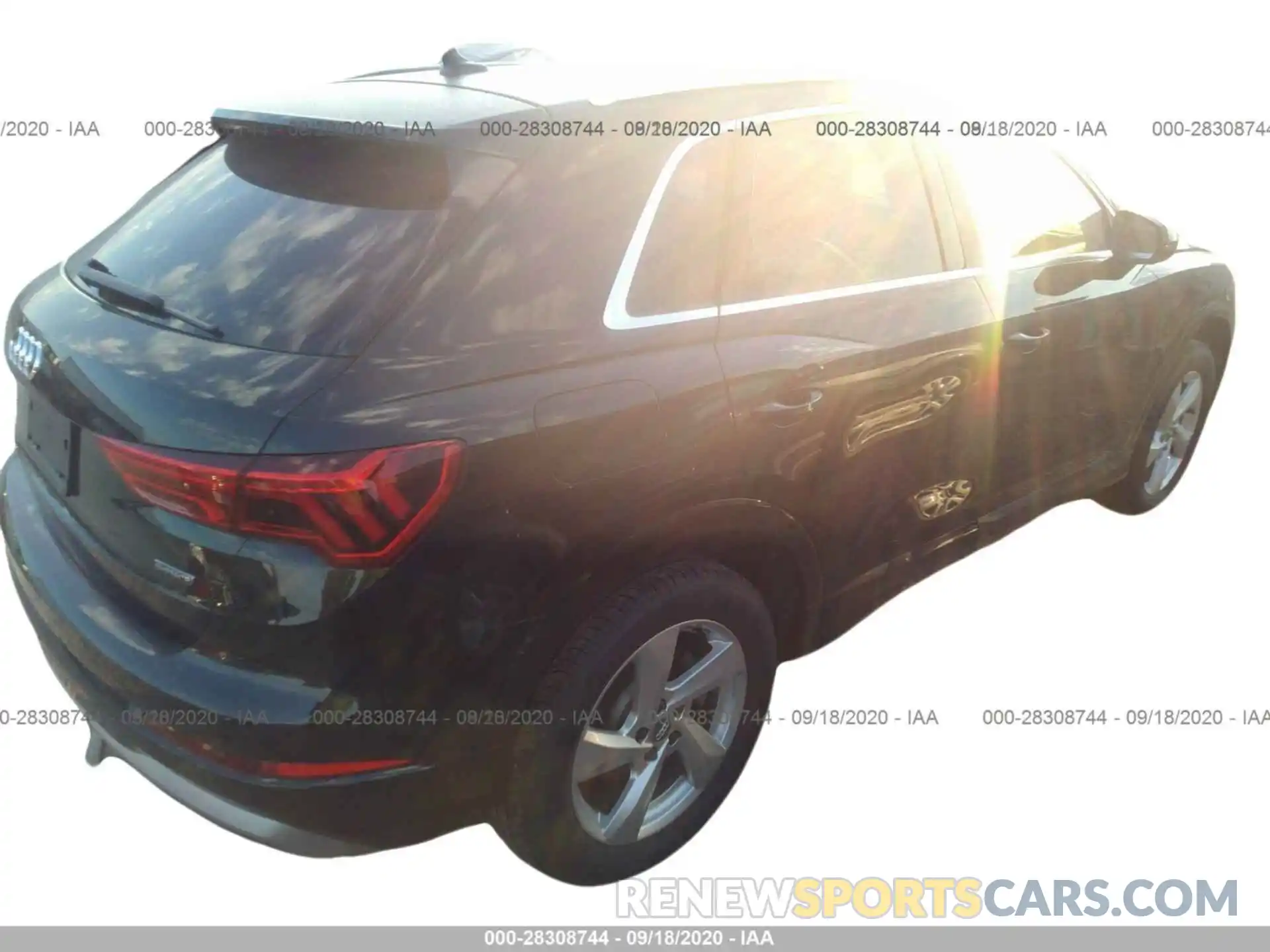 4 Photograph of a damaged car WA1AECF38K1075397 AUDI Q3 2019