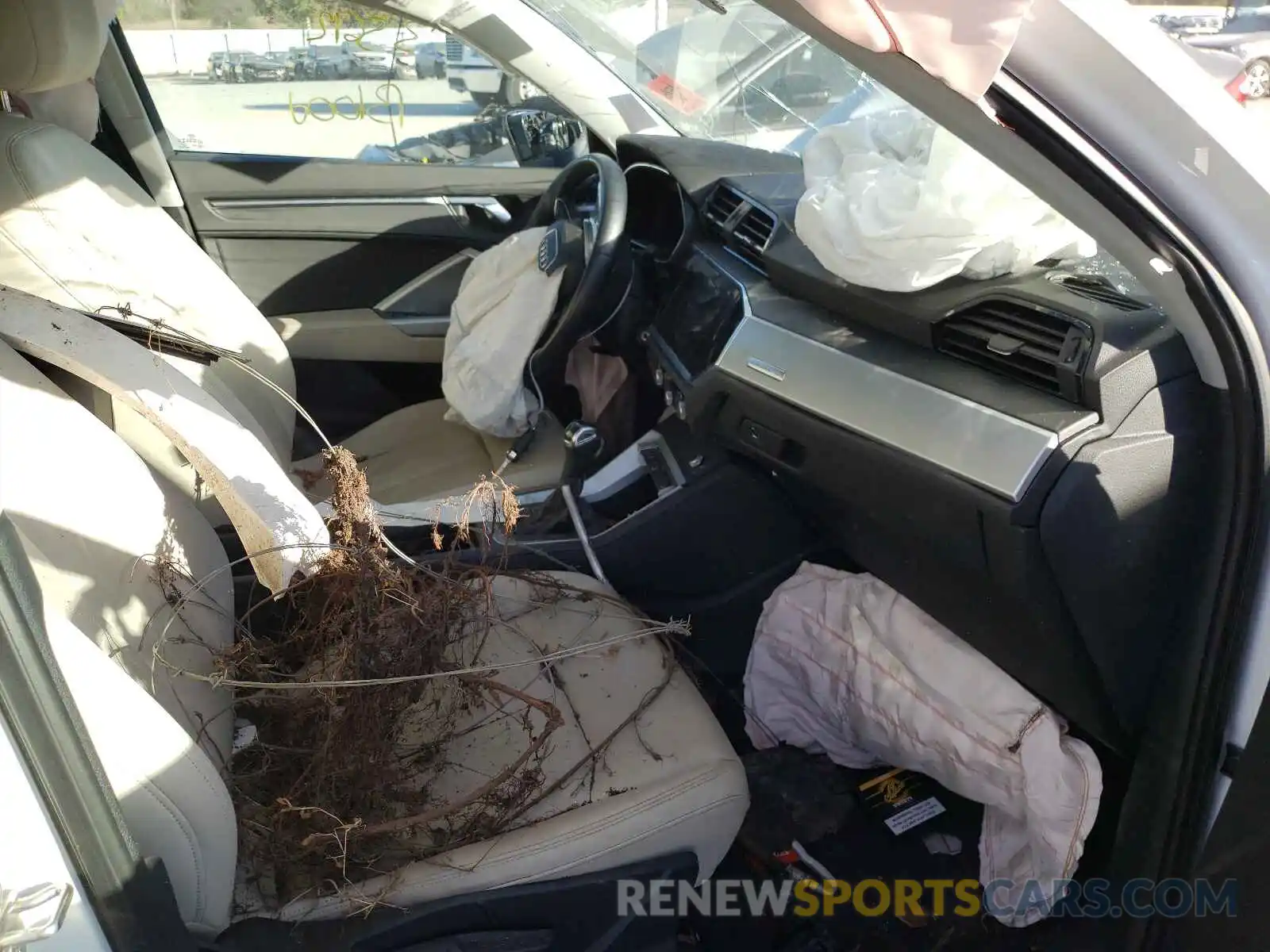 5 Photograph of a damaged car WA1AECF39K1084898 AUDI Q3 2019