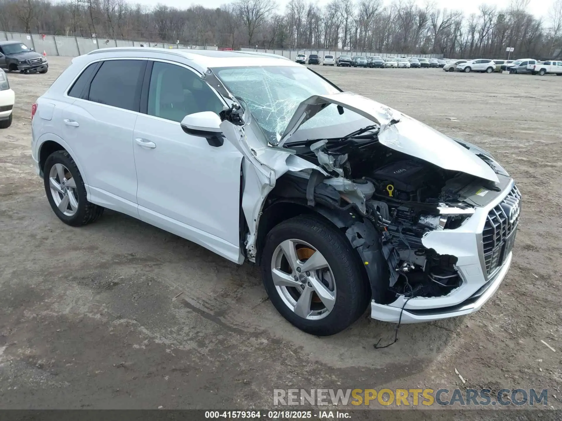 1 Photograph of a damaged car WA1BECF31K1082373 AUDI Q3 2019