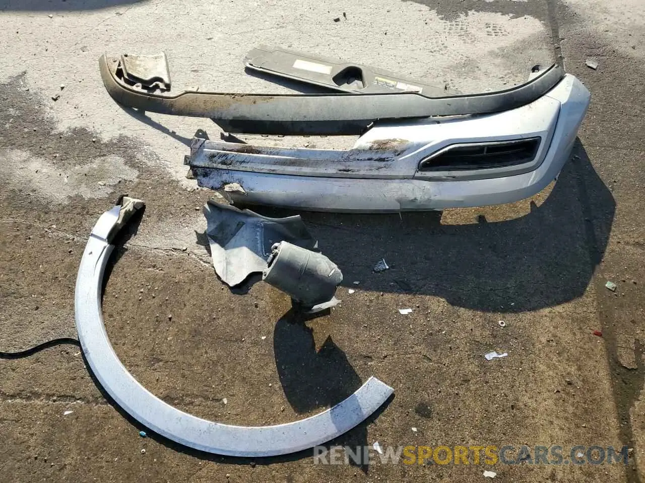 12 Photograph of a damaged car WA1BECF32K1073178 AUDI Q3 2019