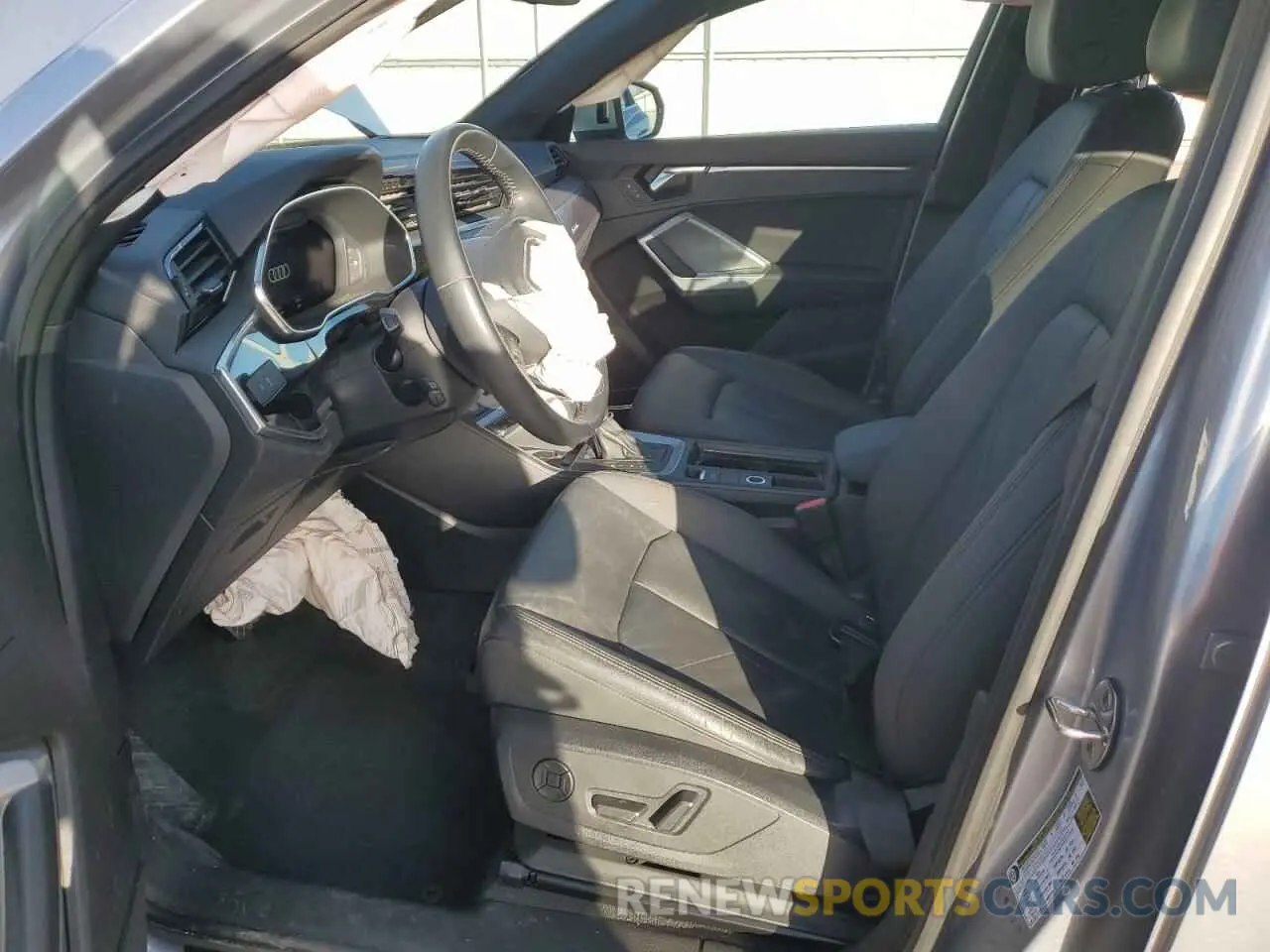 7 Photograph of a damaged car WA1BECF32K1073178 AUDI Q3 2019