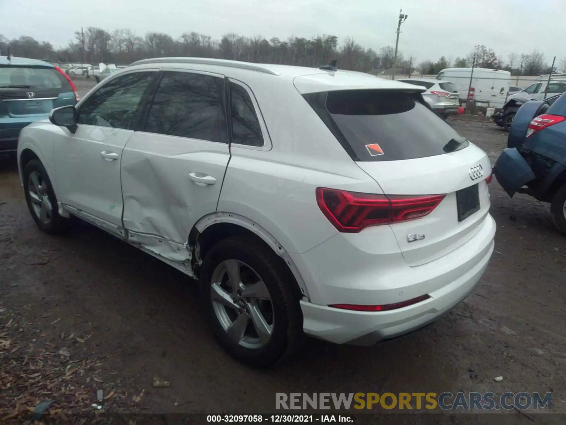 3 Photograph of a damaged car WA1BECF33K1067633 AUDI Q3 2019