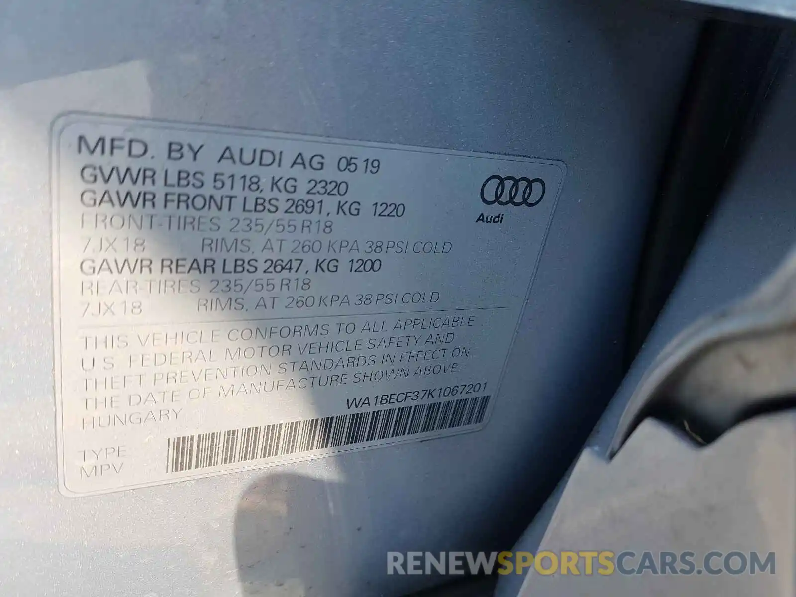 10 Photograph of a damaged car WA1BECF37K1067201 AUDI Q3 2019