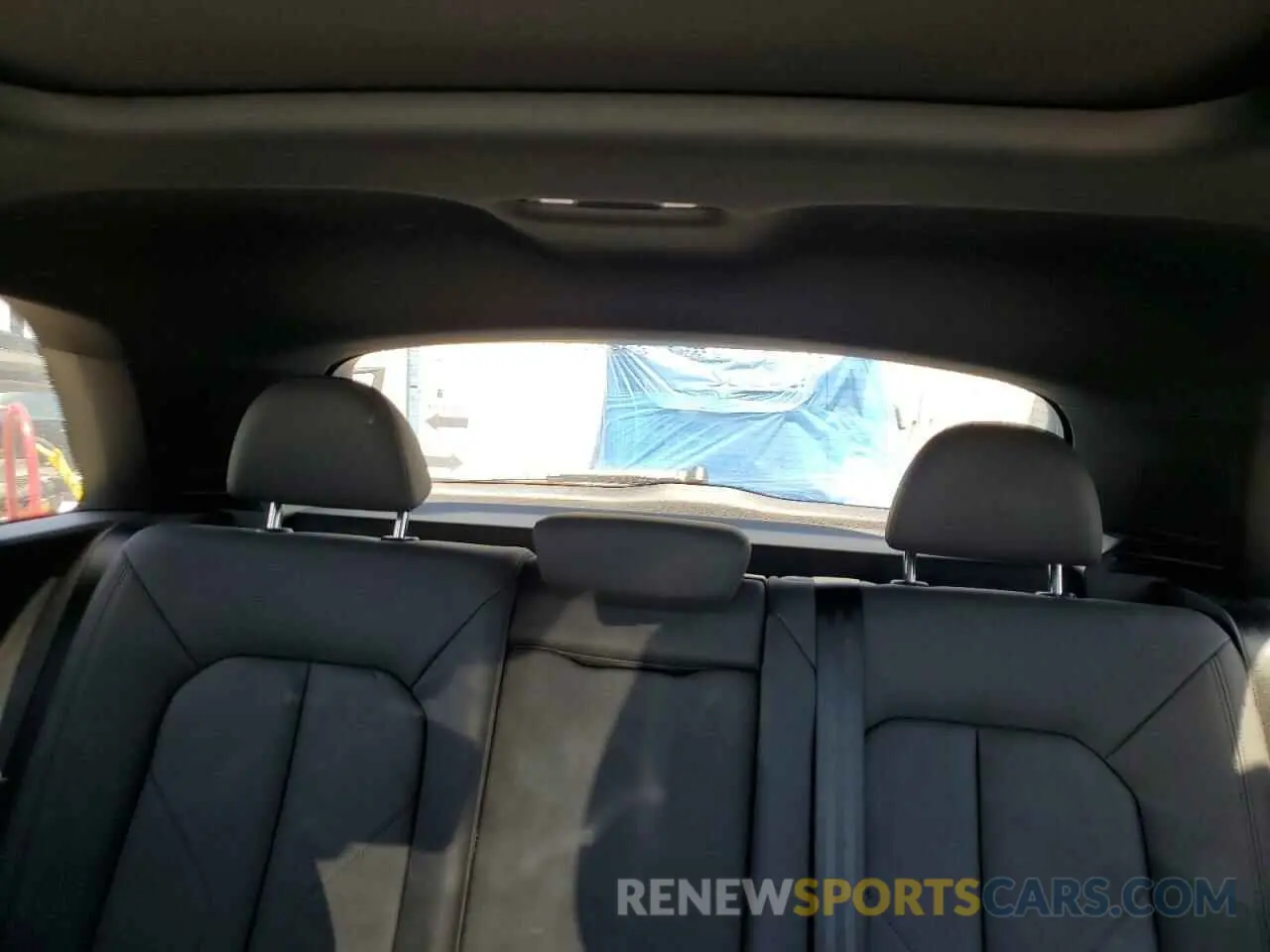10 Photograph of a damaged car WA1DECF34K1082280 AUDI Q3 2019