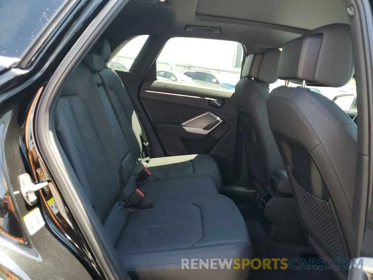 11 Photograph of a damaged car WA1DECF34K1082280 AUDI Q3 2019