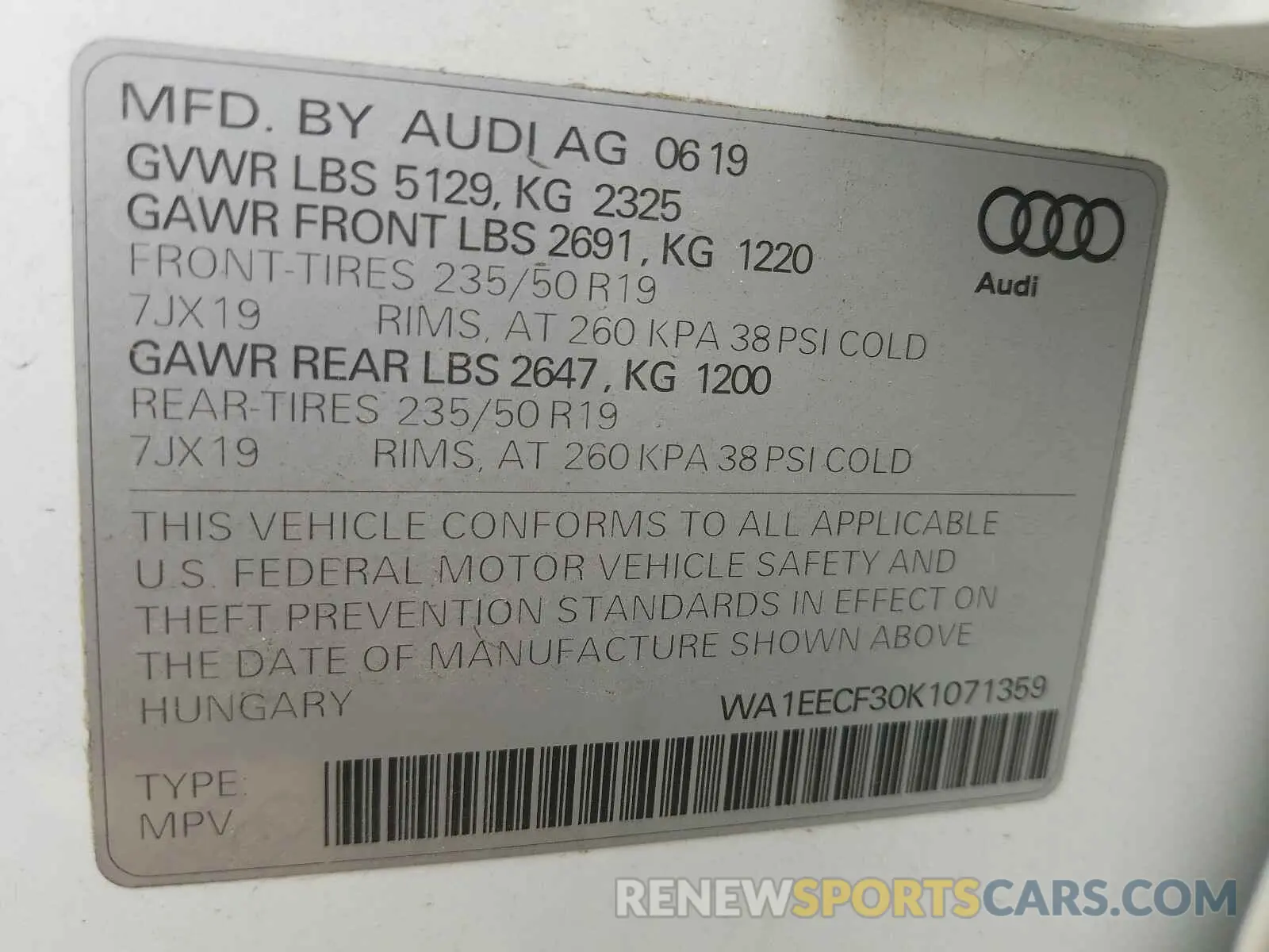 10 Photograph of a damaged car WA1EECF30K1071359 AUDI Q3 2019