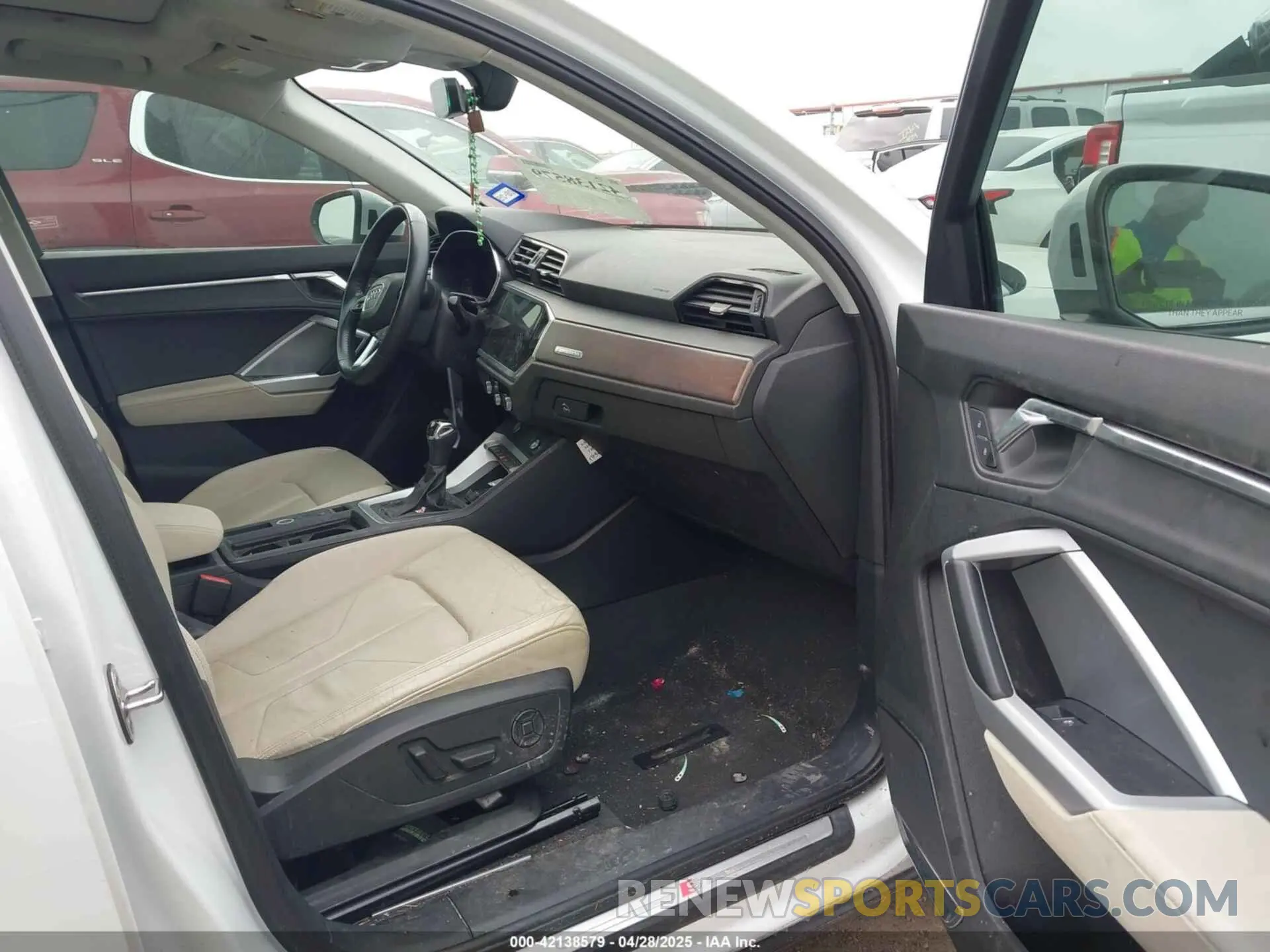 5 Photograph of a damaged car WA1EECF31K1067899 AUDI Q3 2019