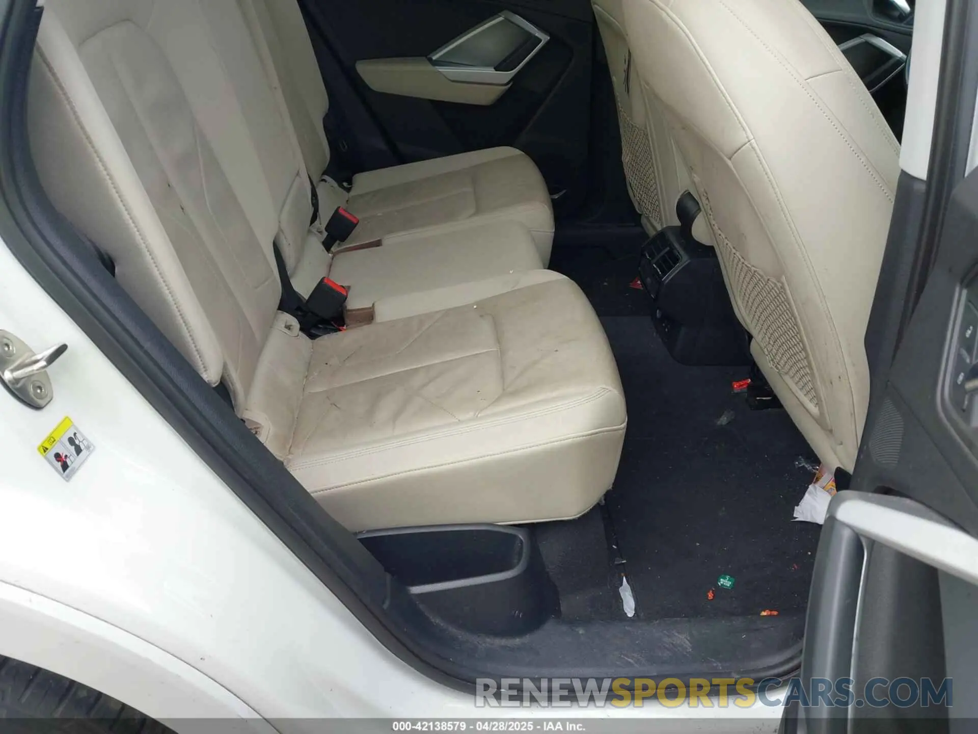 8 Photograph of a damaged car WA1EECF31K1067899 AUDI Q3 2019