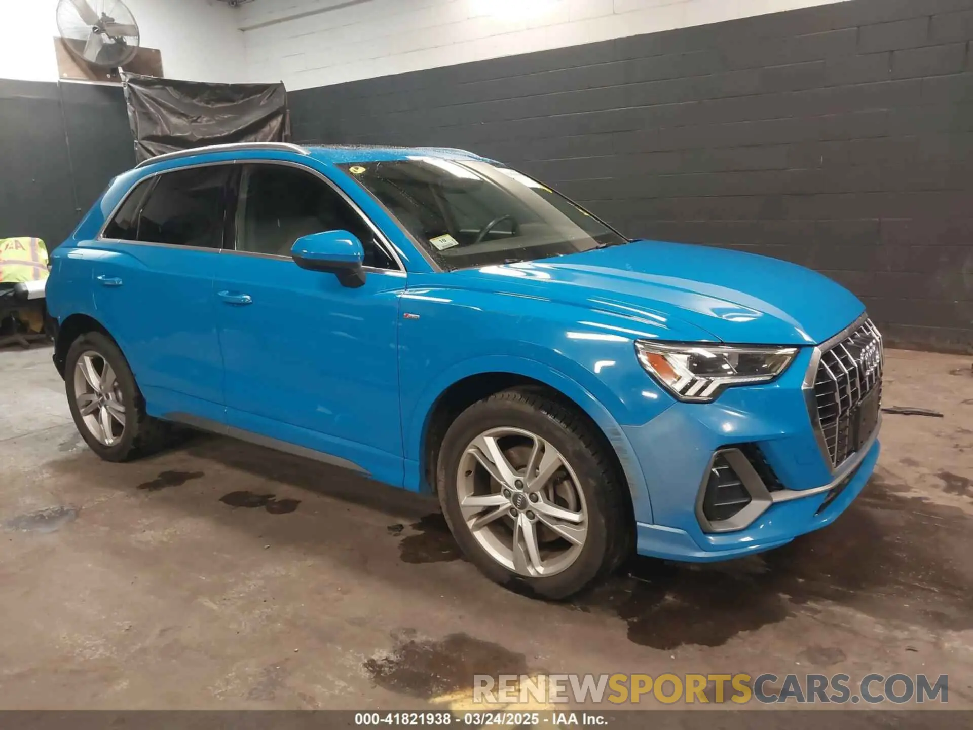 1 Photograph of a damaged car WA1EECF33K1084770 AUDI Q3 2019