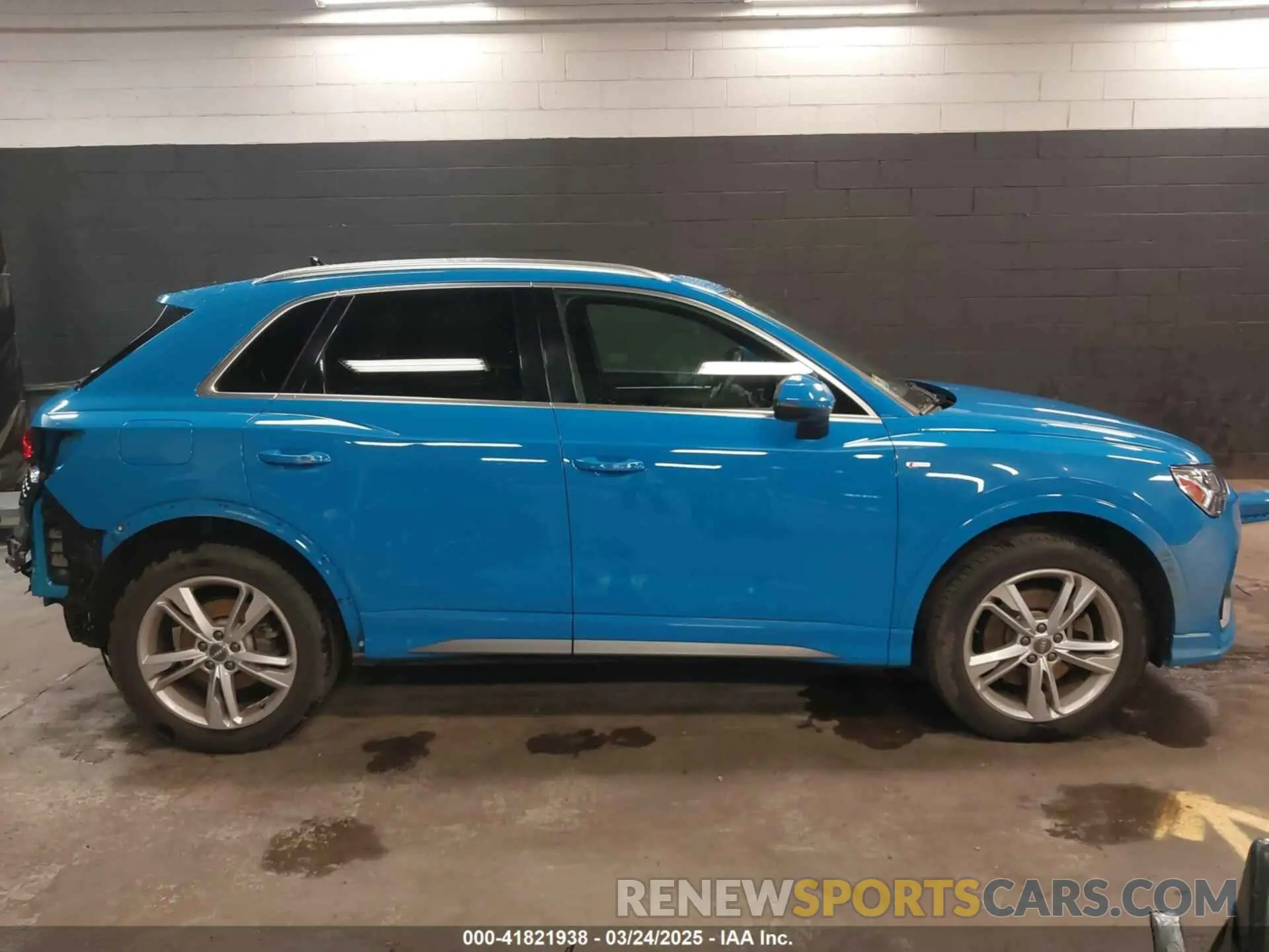 14 Photograph of a damaged car WA1EECF33K1084770 AUDI Q3 2019
