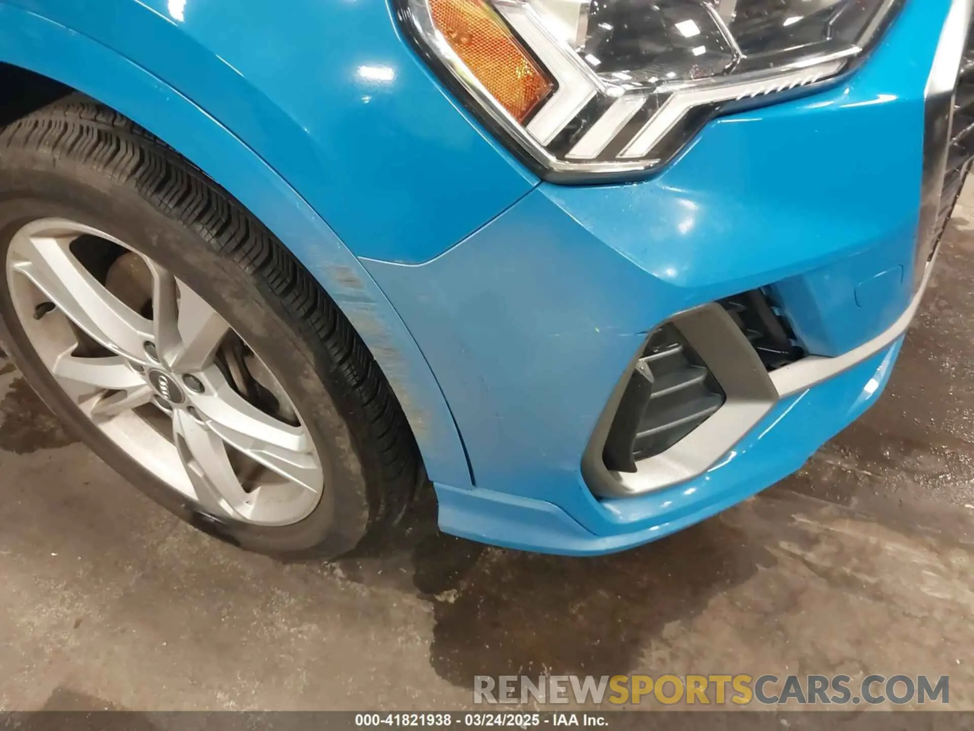 19 Photograph of a damaged car WA1EECF33K1084770 AUDI Q3 2019