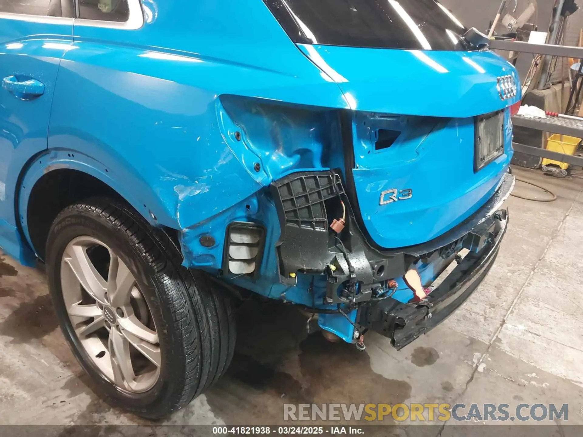 6 Photograph of a damaged car WA1EECF33K1084770 AUDI Q3 2019