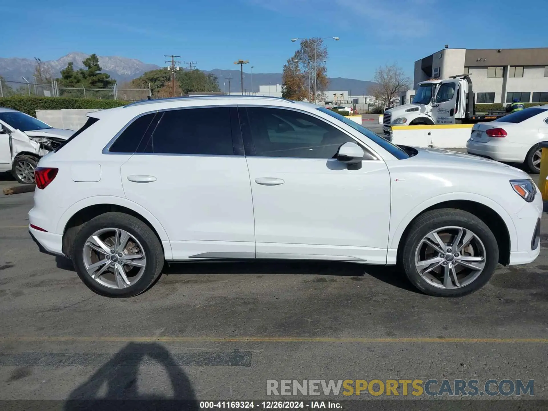 12 Photograph of a damaged car WA1EECF35K1071194 AUDI Q3 2019