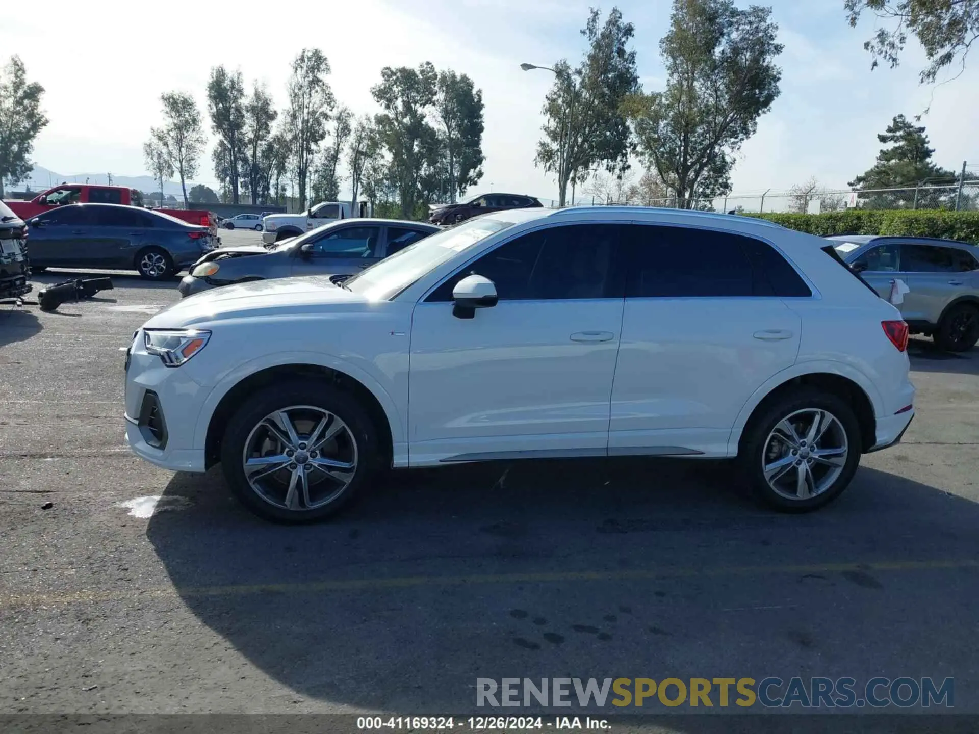 13 Photograph of a damaged car WA1EECF35K1071194 AUDI Q3 2019