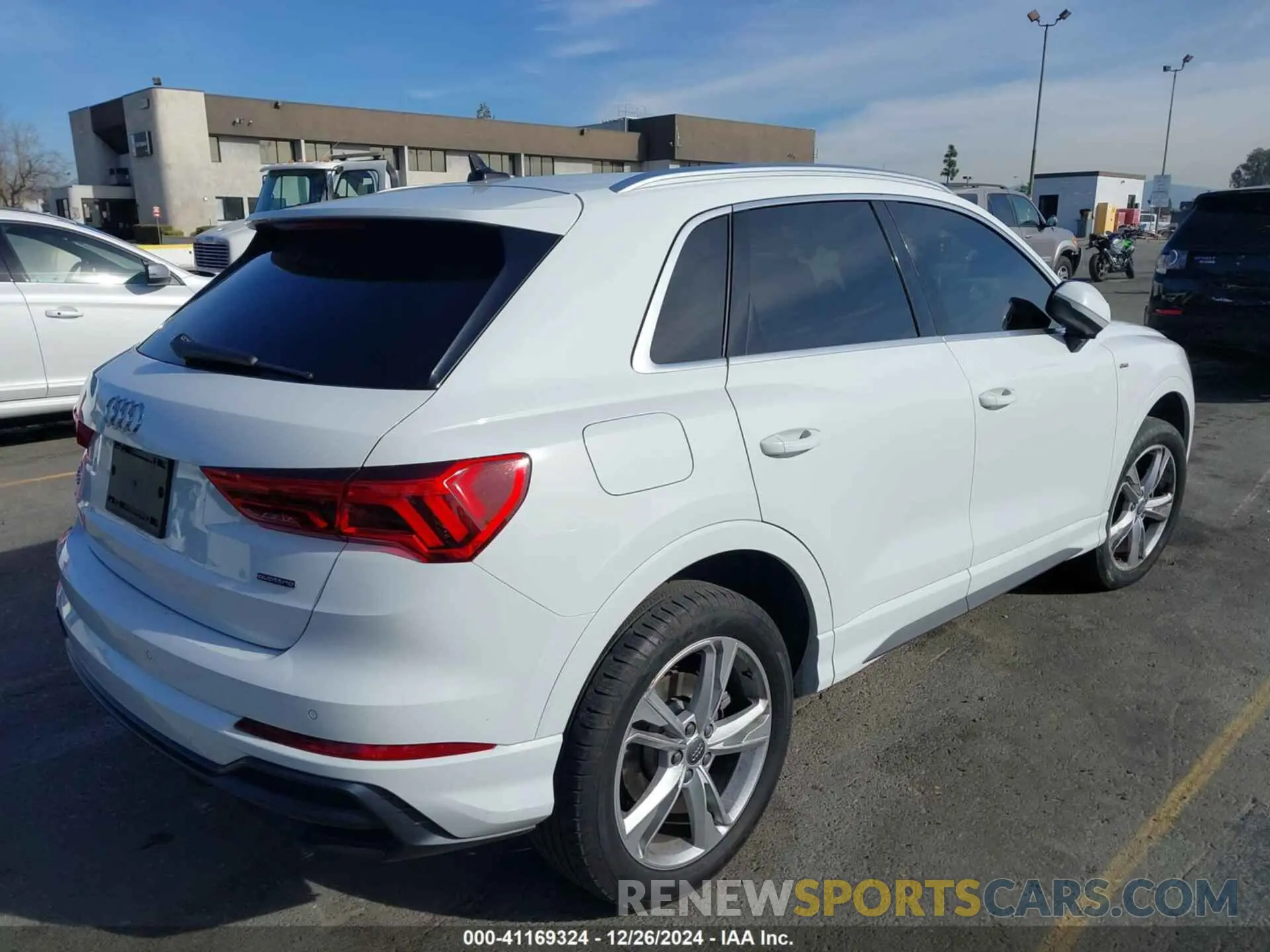 4 Photograph of a damaged car WA1EECF35K1071194 AUDI Q3 2019