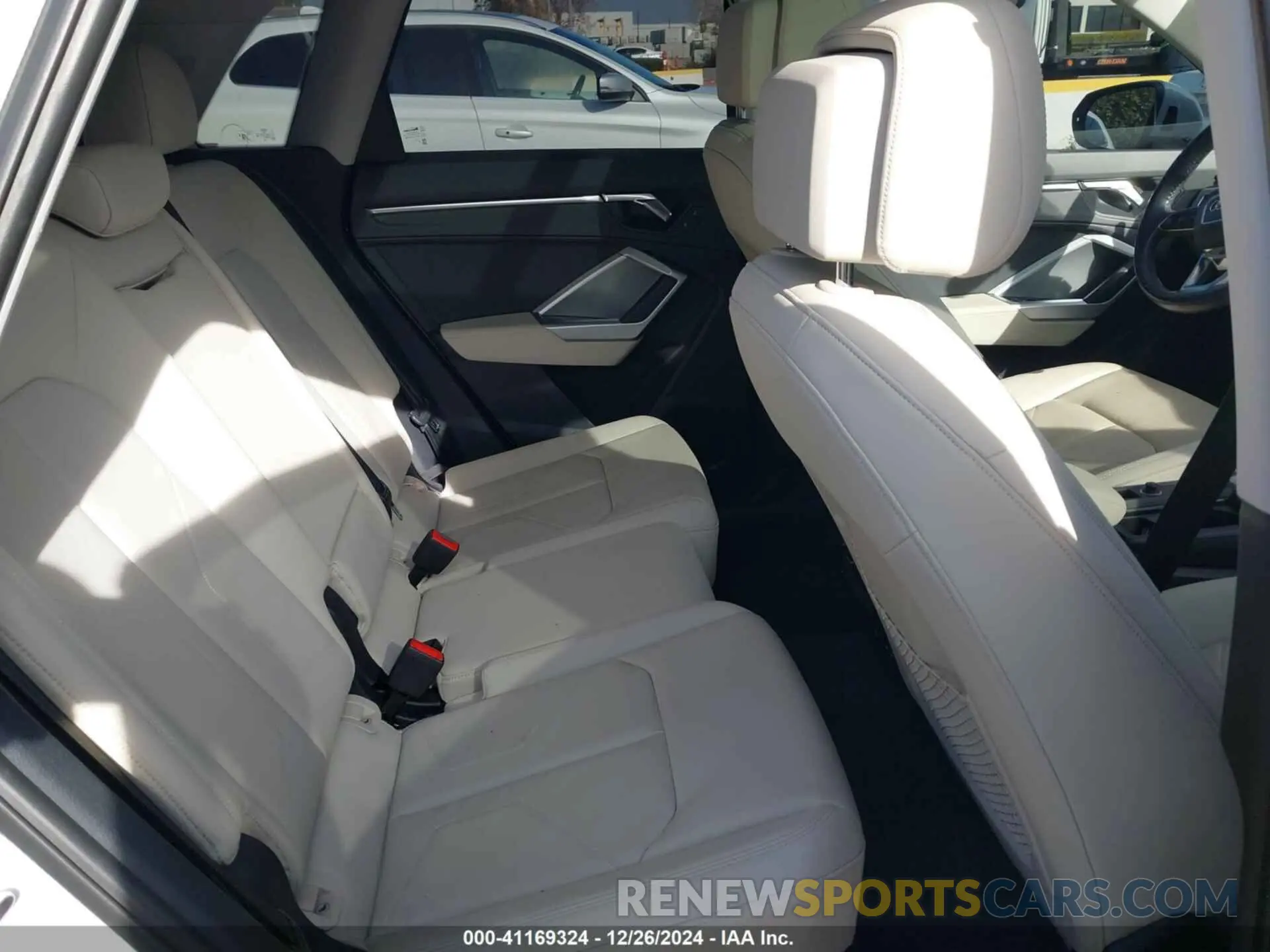 8 Photograph of a damaged car WA1EECF35K1071194 AUDI Q3 2019