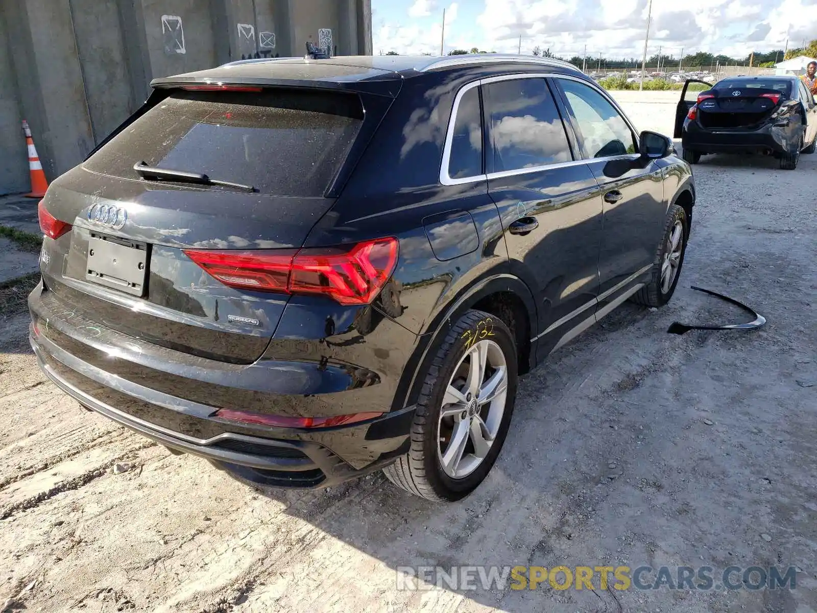 4 Photograph of a damaged car WA1EECF37K1070516 AUDI Q3 2019