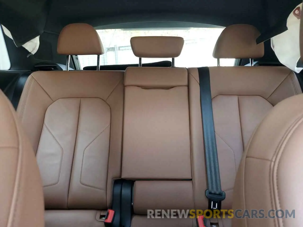 10 Photograph of a damaged car WA1EECF37K1086389 AUDI Q3 2019
