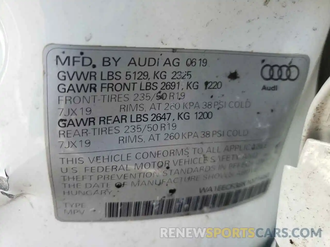 10 Photograph of a damaged car WA1EECF38K1071450 AUDI Q3 2019