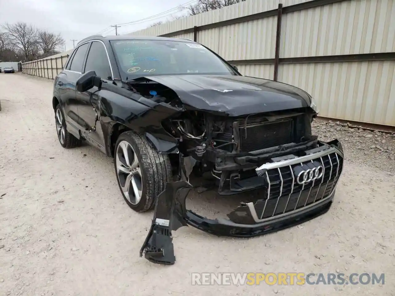 1 Photograph of a damaged car WA1FECF34K1074494 AUDI Q3 2019