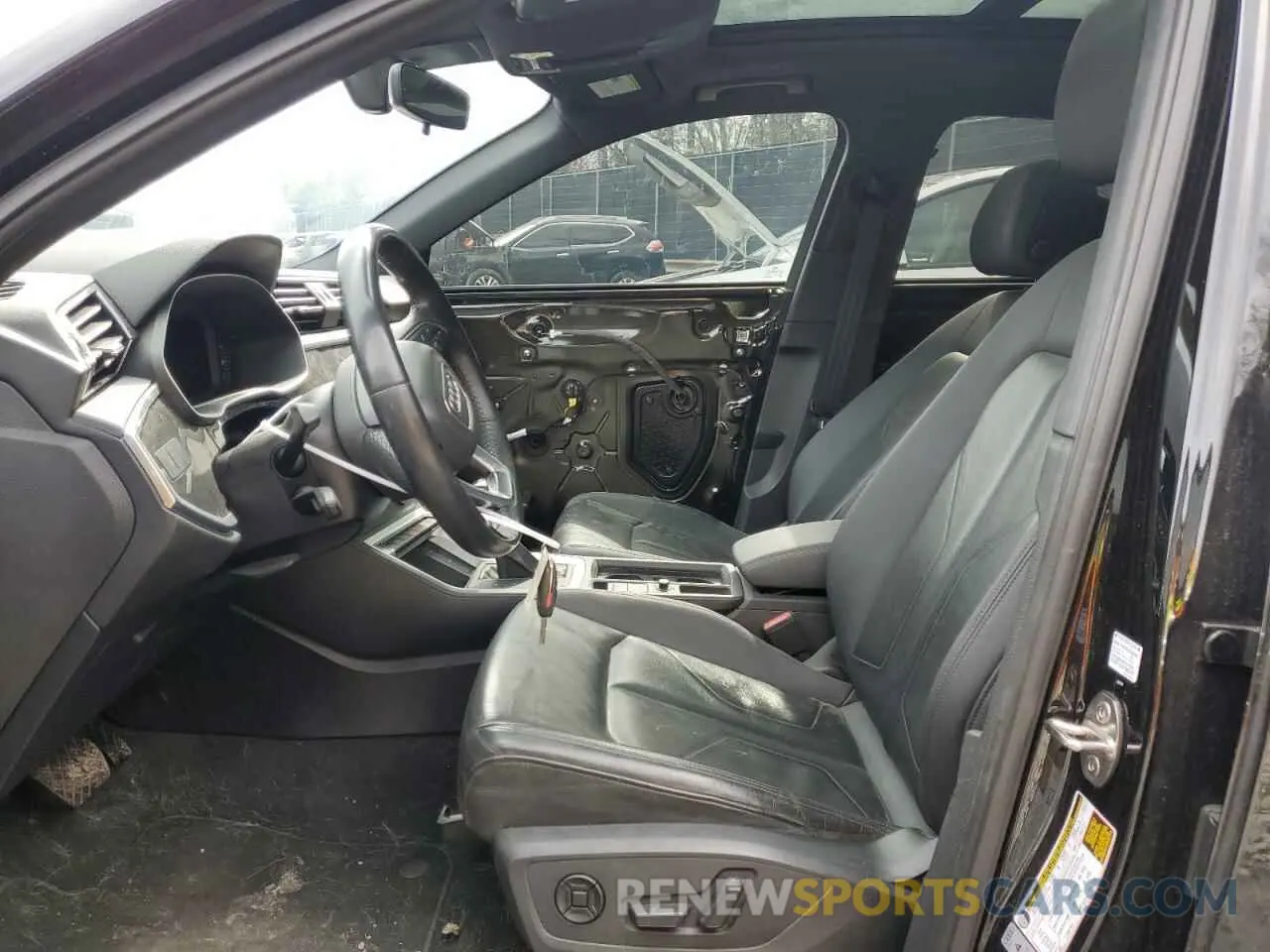 7 Photograph of a damaged car WA1AECF30L1025756 AUDI Q3 2020
