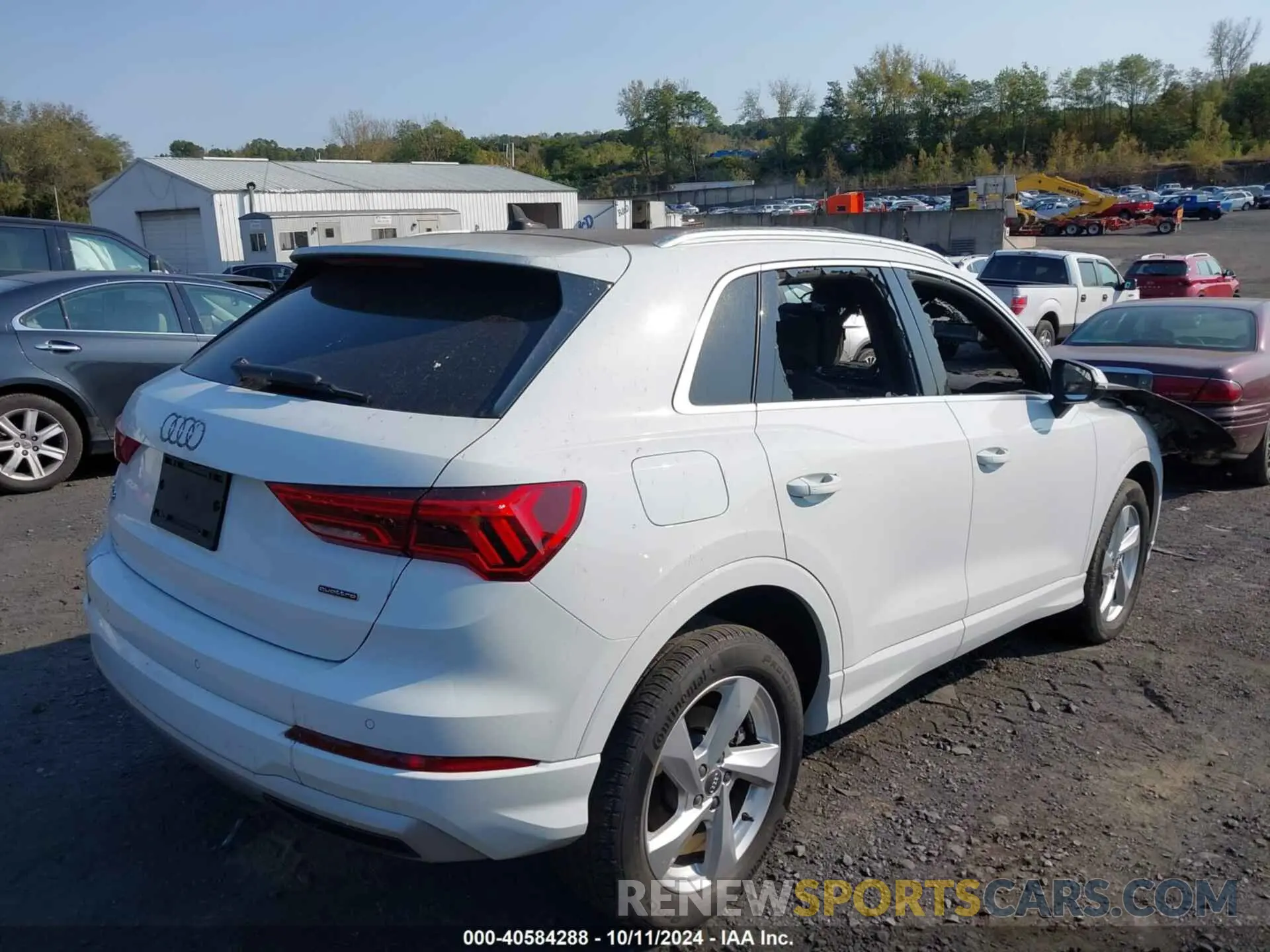 4 Photograph of a damaged car WA1AECF30L1039818 AUDI Q3 2020