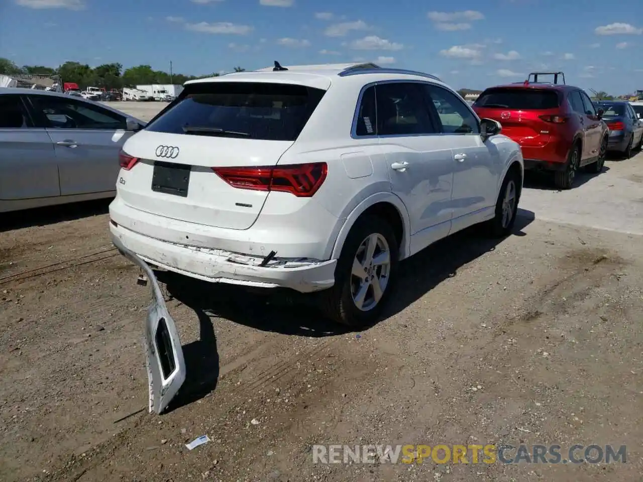 4 Photograph of a damaged car WA1AECF30L1075119 AUDI Q3 2020