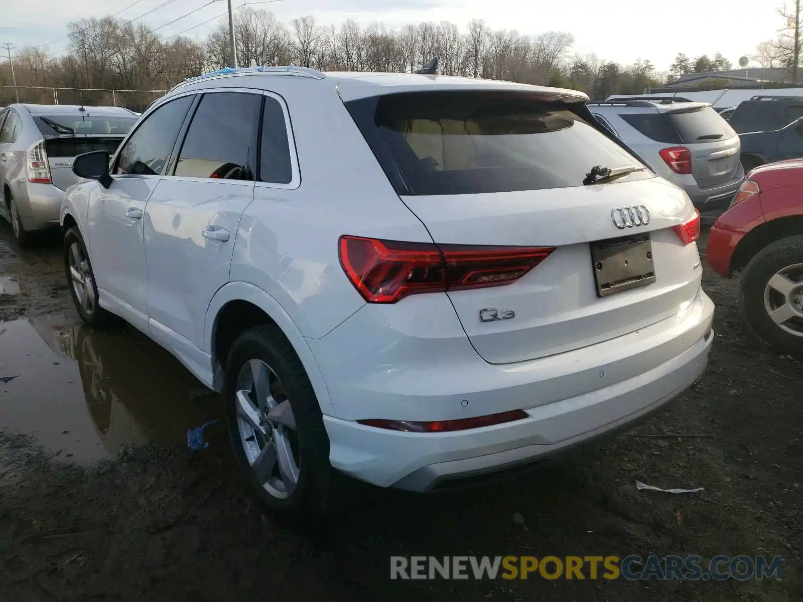 3 Photograph of a damaged car WA1AECF30L1079705 AUDI Q3 2020