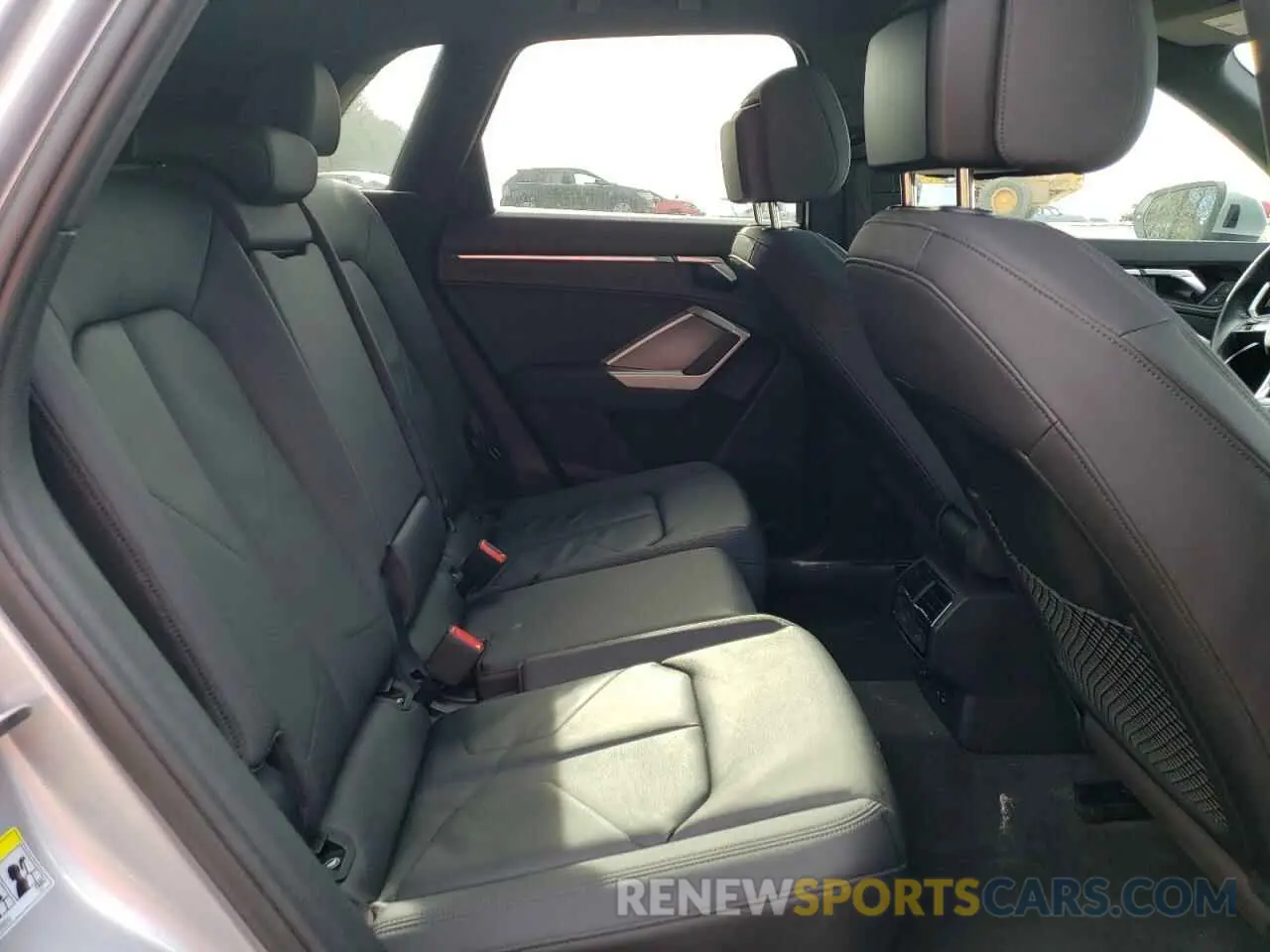 11 Photograph of a damaged car WA1AECF31L1040461 AUDI Q3 2020
