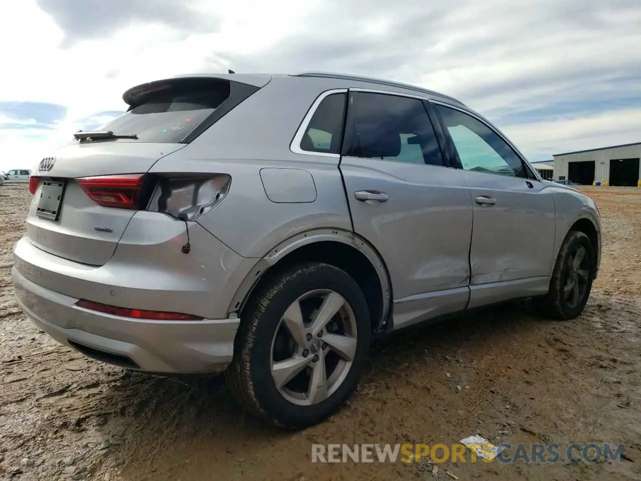 3 Photograph of a damaged car WA1AECF31L1040461 AUDI Q3 2020