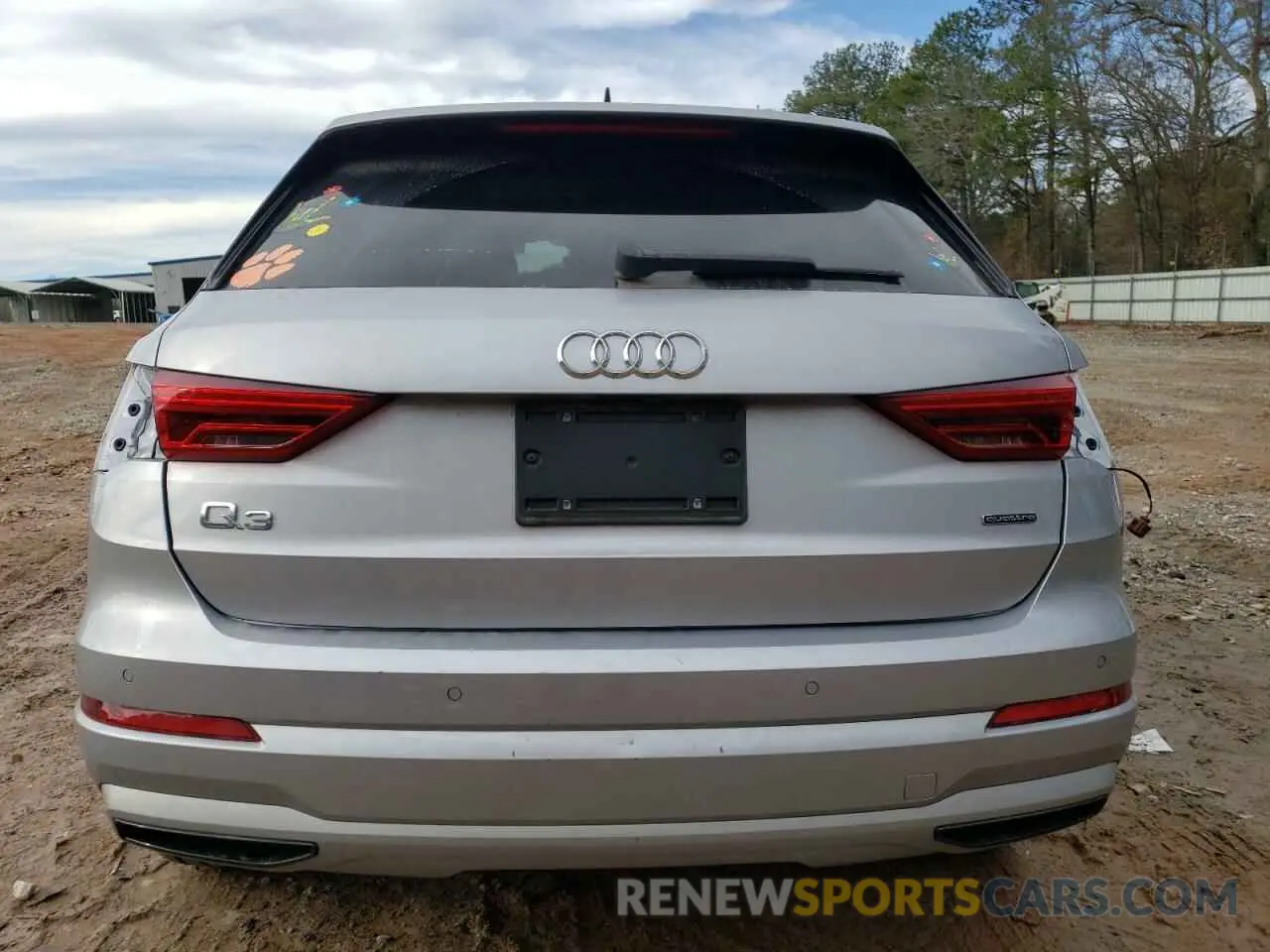 6 Photograph of a damaged car WA1AECF31L1040461 AUDI Q3 2020