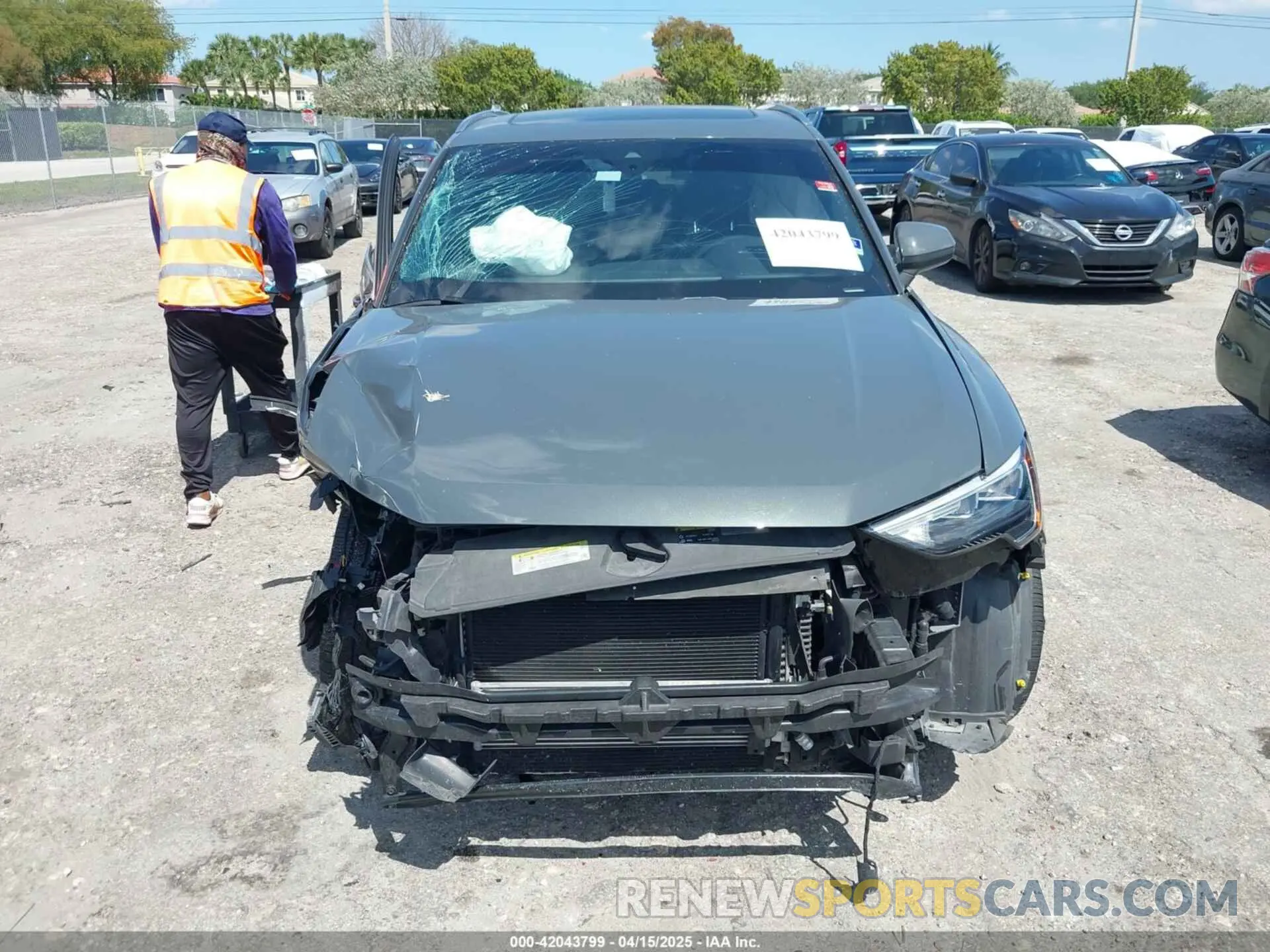 13 Photograph of a damaged car WA1AECF31L1043778 AUDI Q3 2020