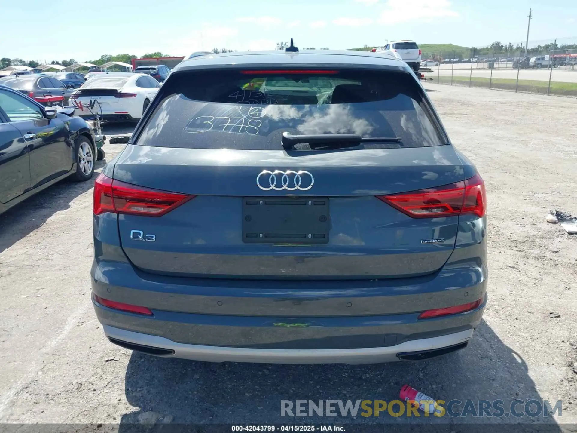 17 Photograph of a damaged car WA1AECF31L1043778 AUDI Q3 2020