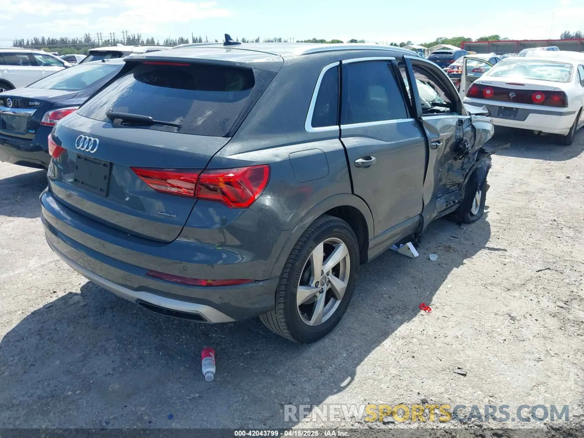4 Photograph of a damaged car WA1AECF31L1043778 AUDI Q3 2020