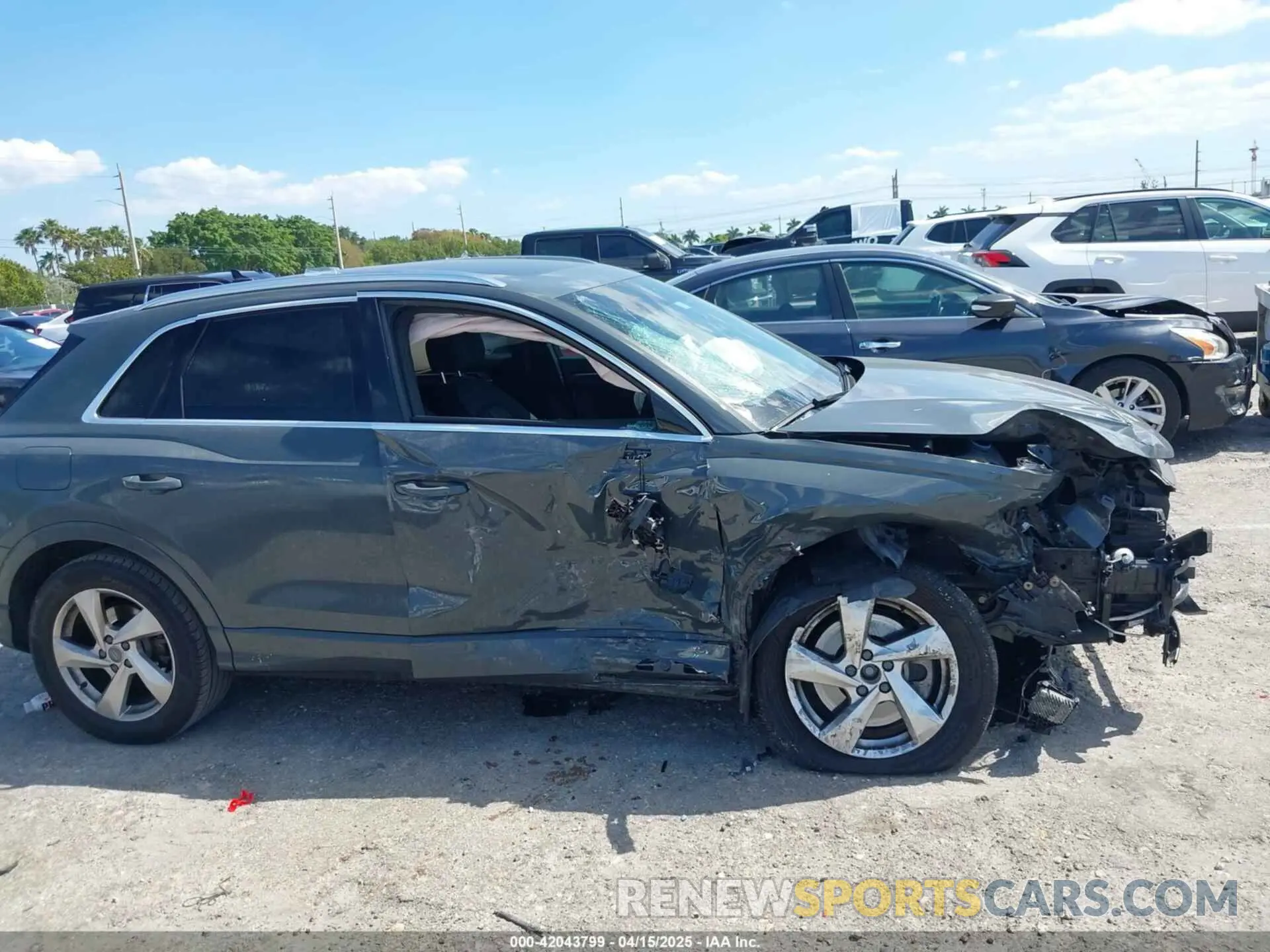 6 Photograph of a damaged car WA1AECF31L1043778 AUDI Q3 2020