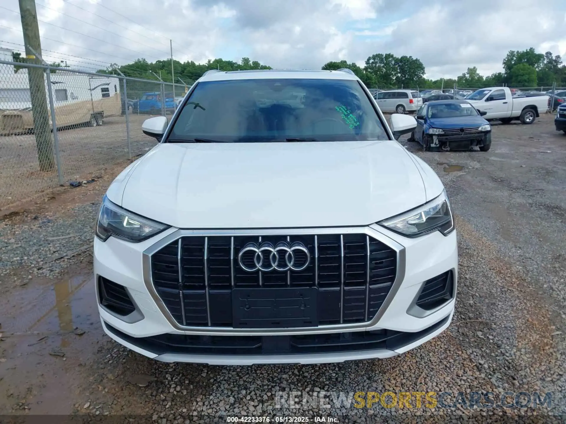 13 Photograph of a damaged car WA1AECF31L1052769 AUDI Q3 2020