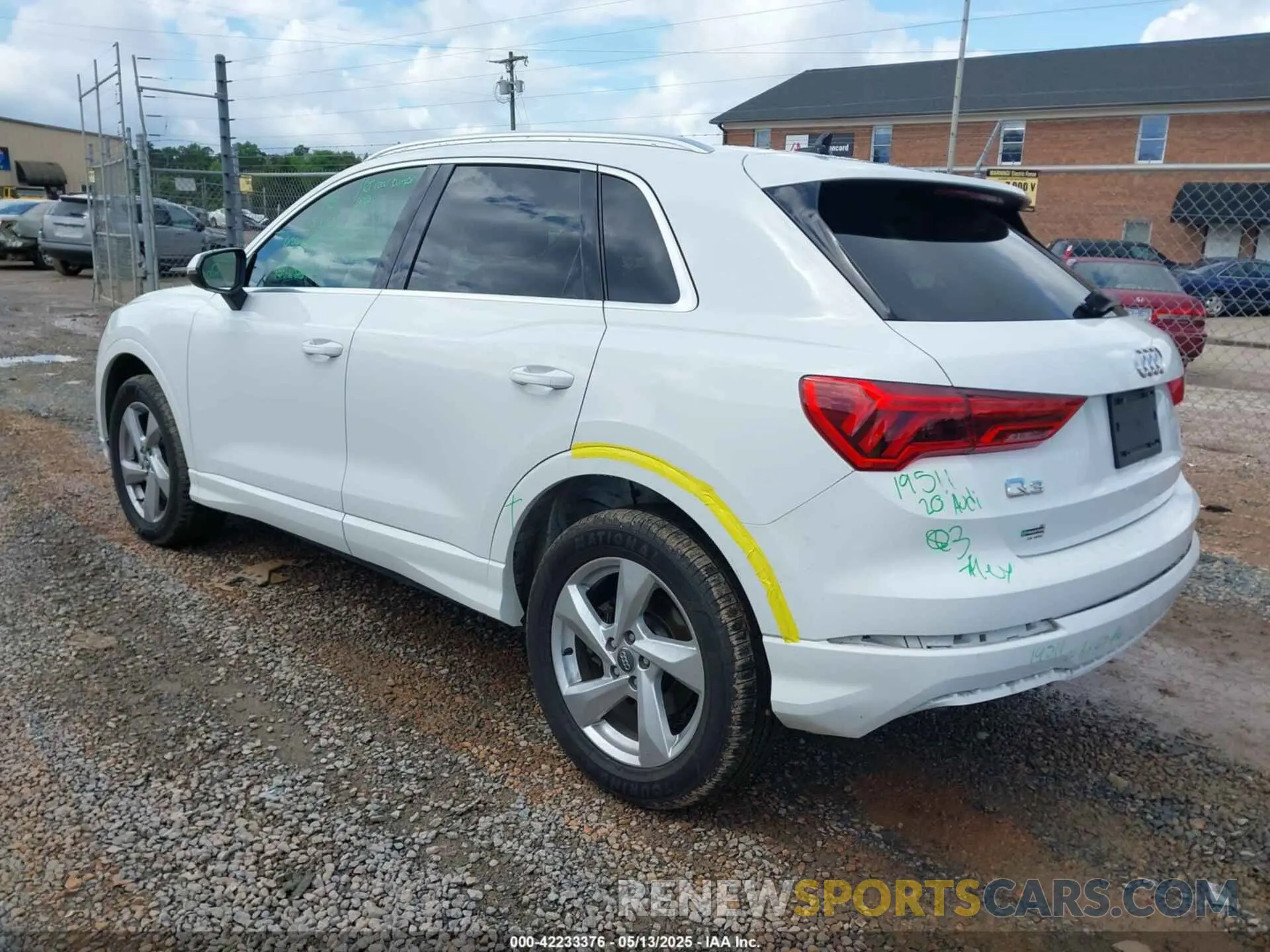 3 Photograph of a damaged car WA1AECF31L1052769 AUDI Q3 2020