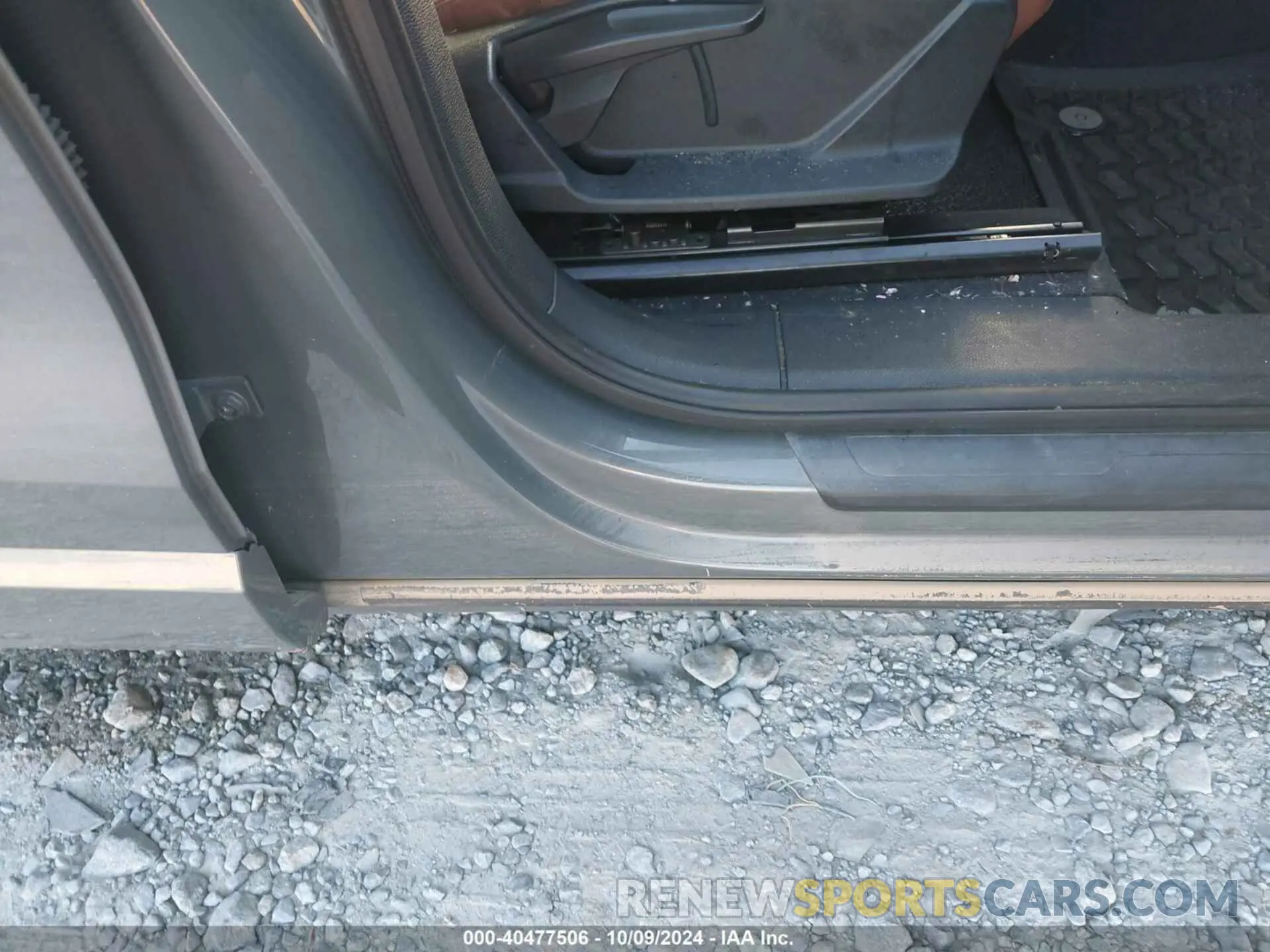 13 Photograph of a damaged car WA1AECF31L1083388 AUDI Q3 2020