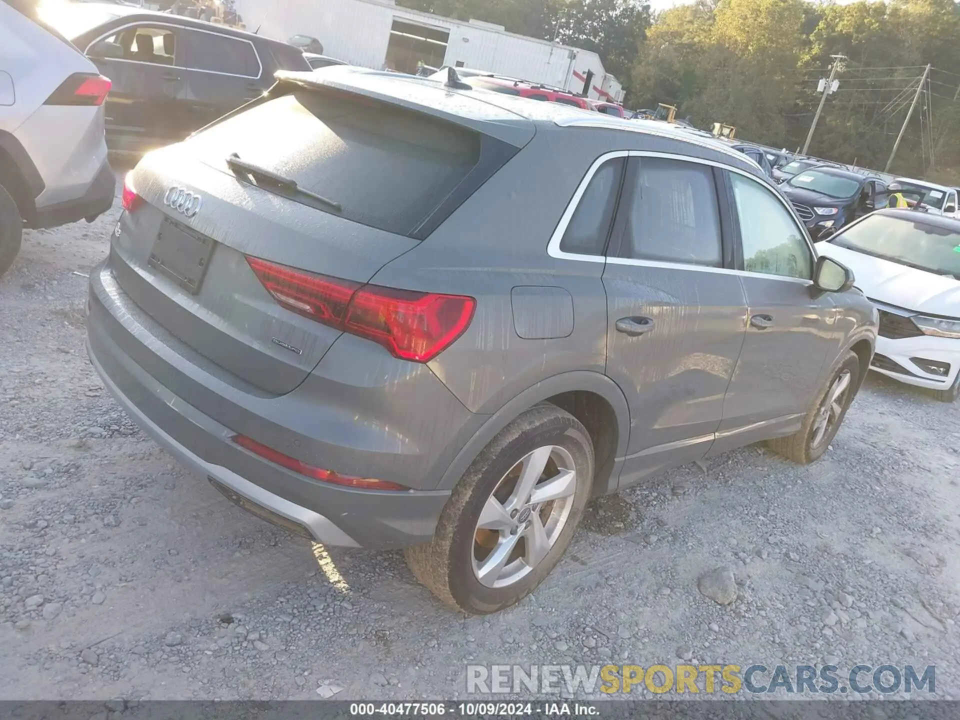 4 Photograph of a damaged car WA1AECF31L1083388 AUDI Q3 2020