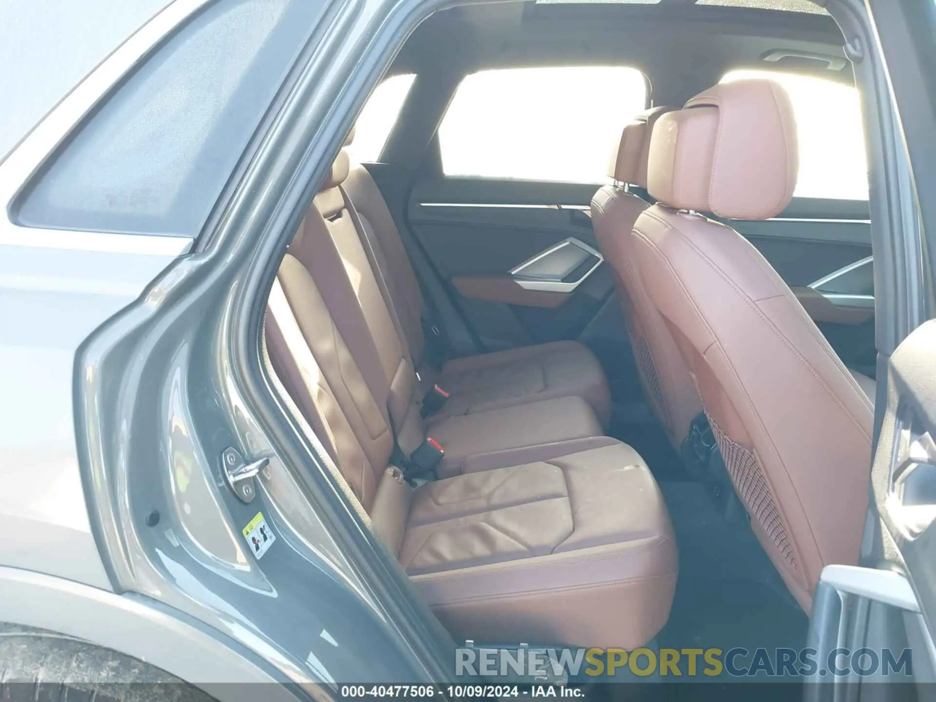 8 Photograph of a damaged car WA1AECF31L1083388 AUDI Q3 2020