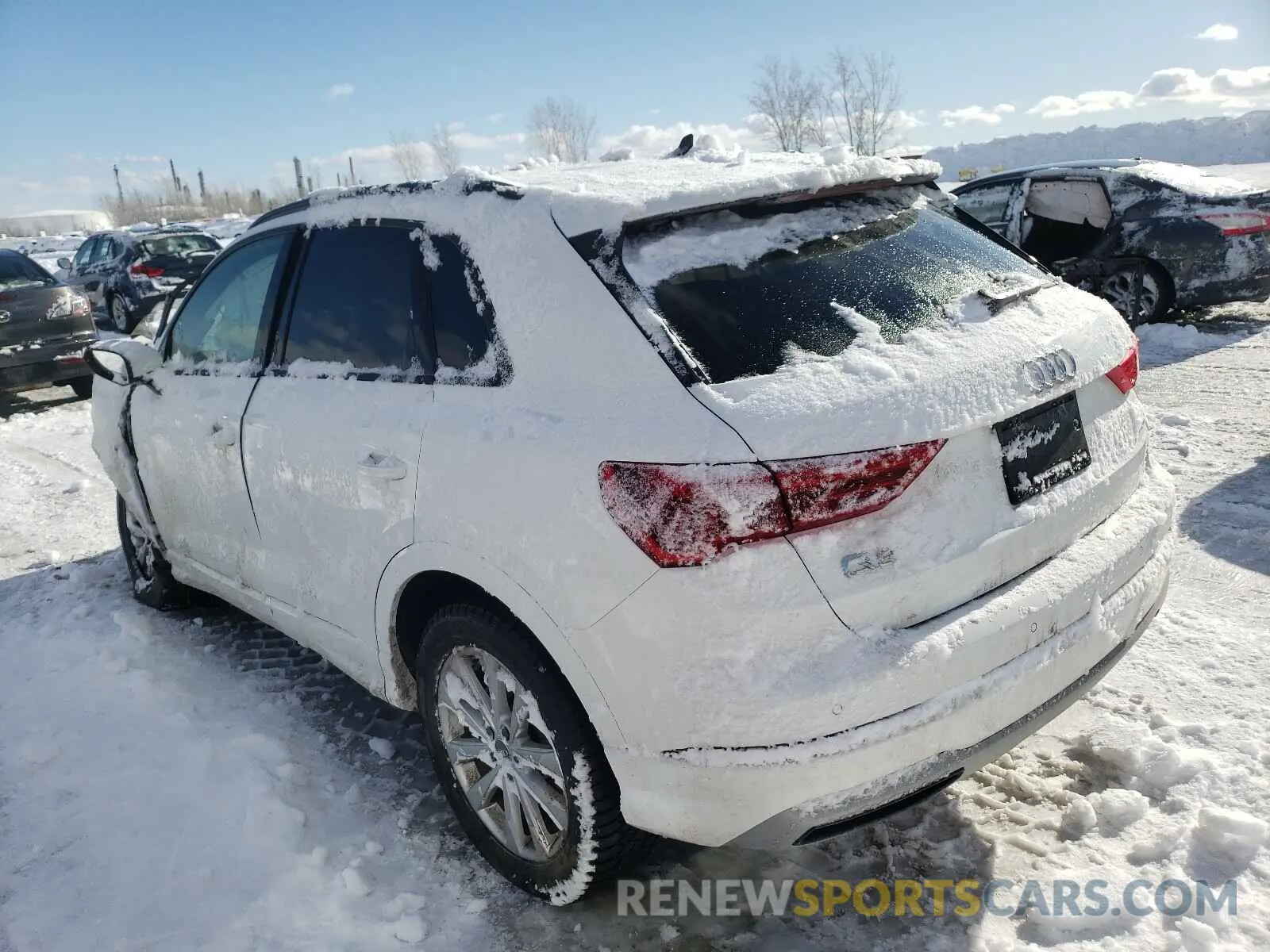 3 Photograph of a damaged car WA1AECF32L1007081 AUDI Q3 2020