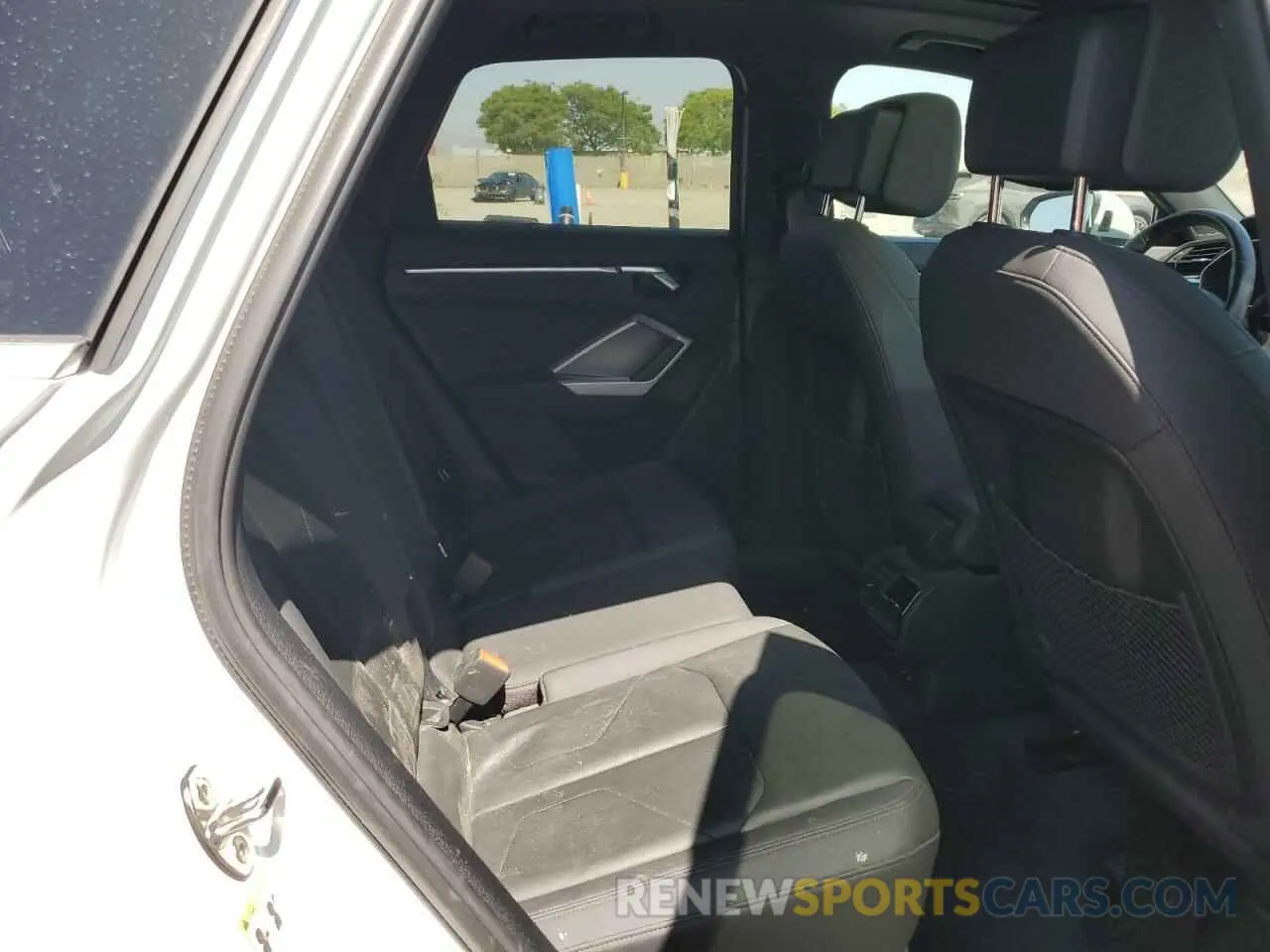 11 Photograph of a damaged car WA1AECF32L1043479 AUDI Q3 2020