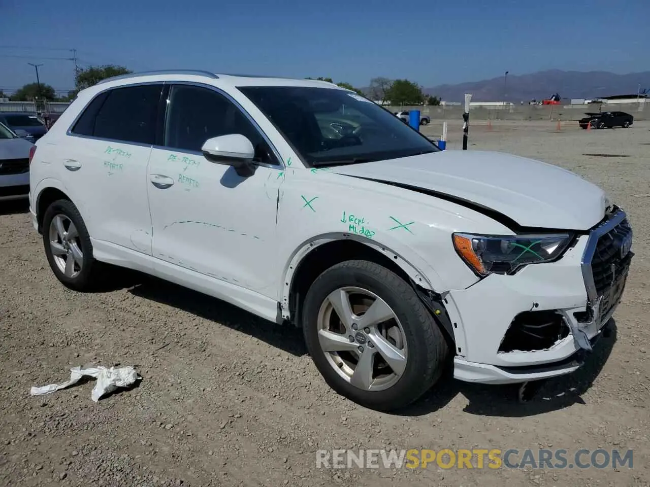 4 Photograph of a damaged car WA1AECF32L1043479 AUDI Q3 2020