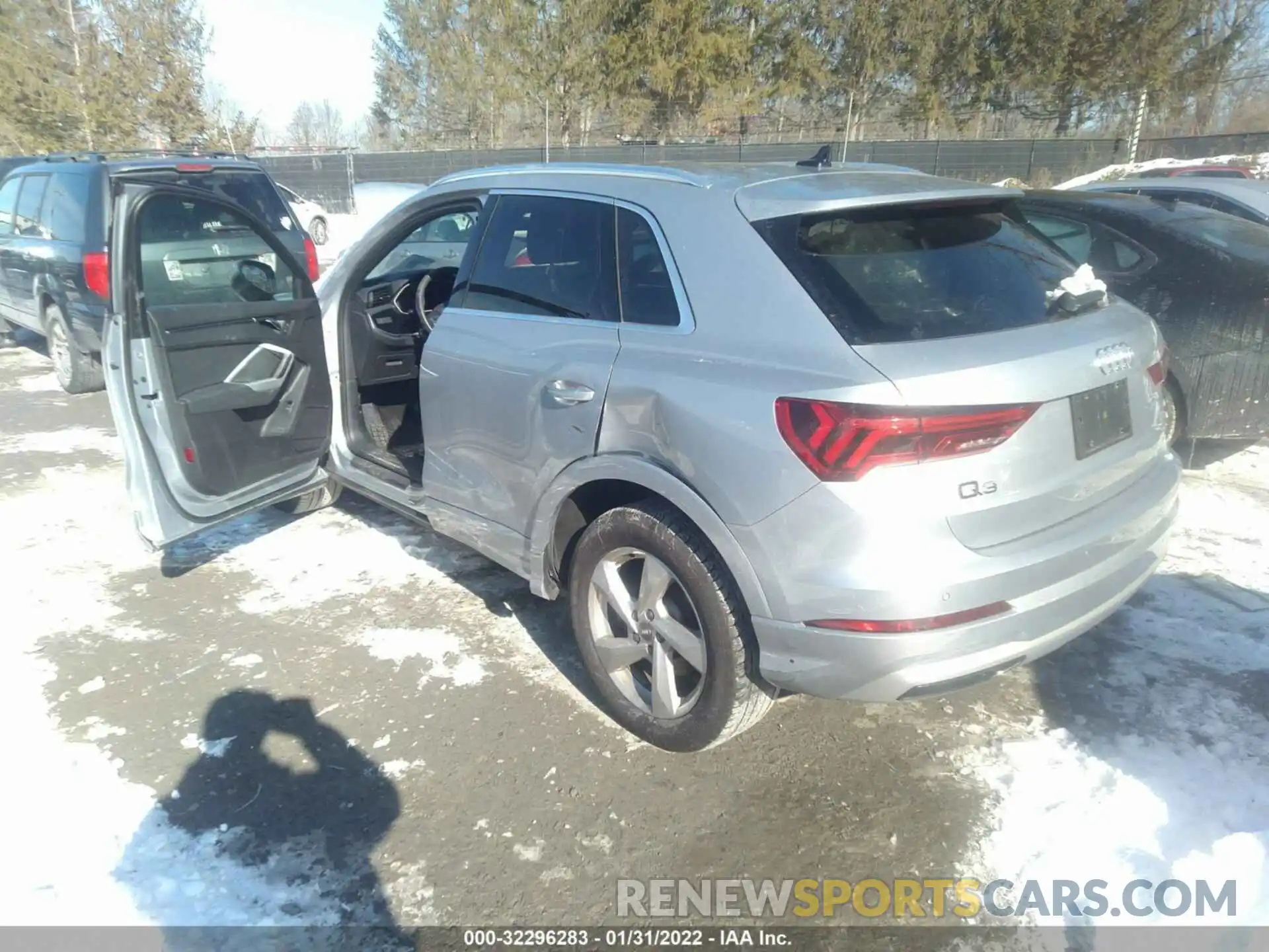 3 Photograph of a damaged car WA1AECF32L1110971 AUDI Q3 2020